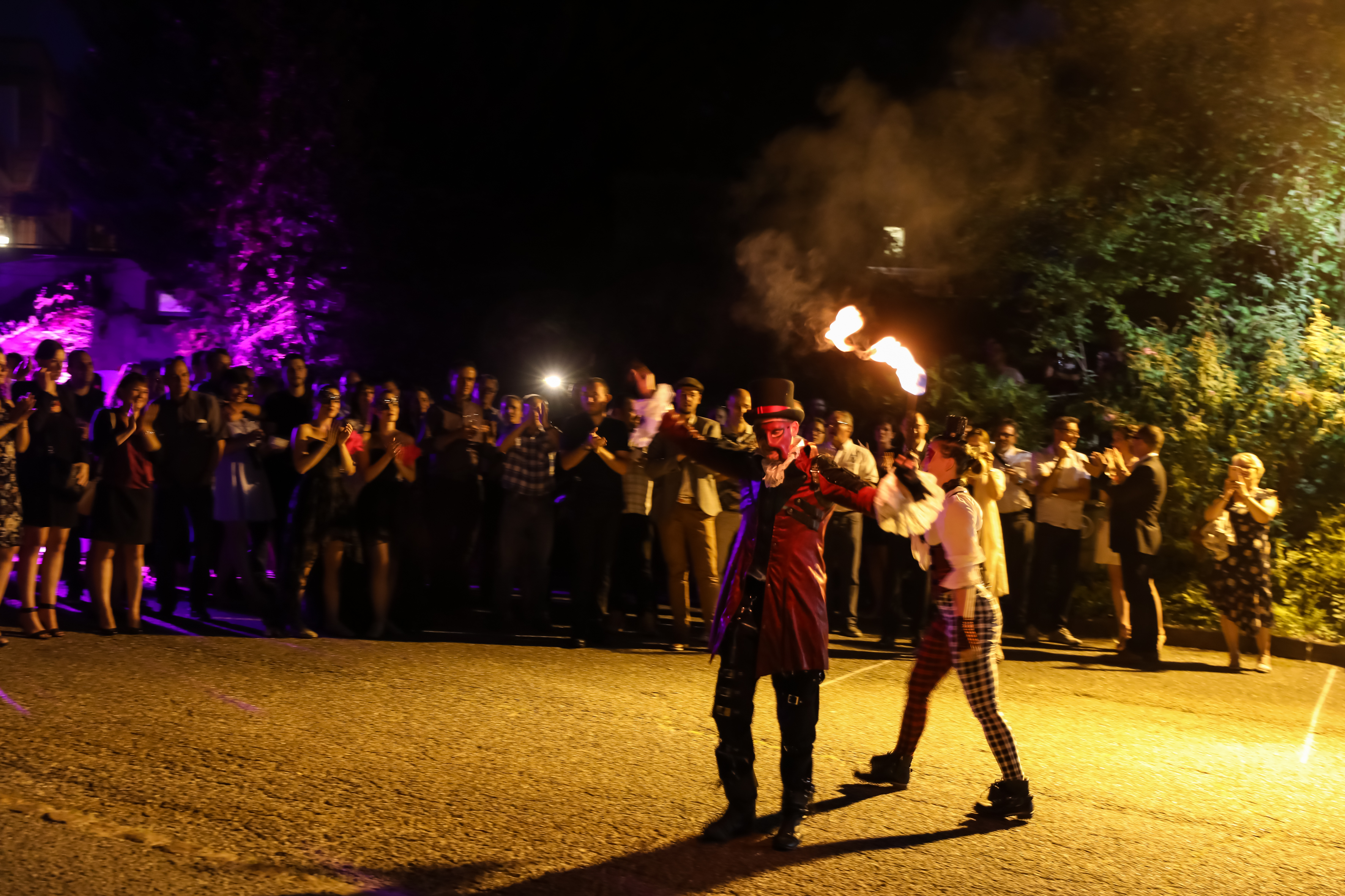 Halloween bedrijfsevenement Luik Maas-oever thema-avond personeel · INNOV'events