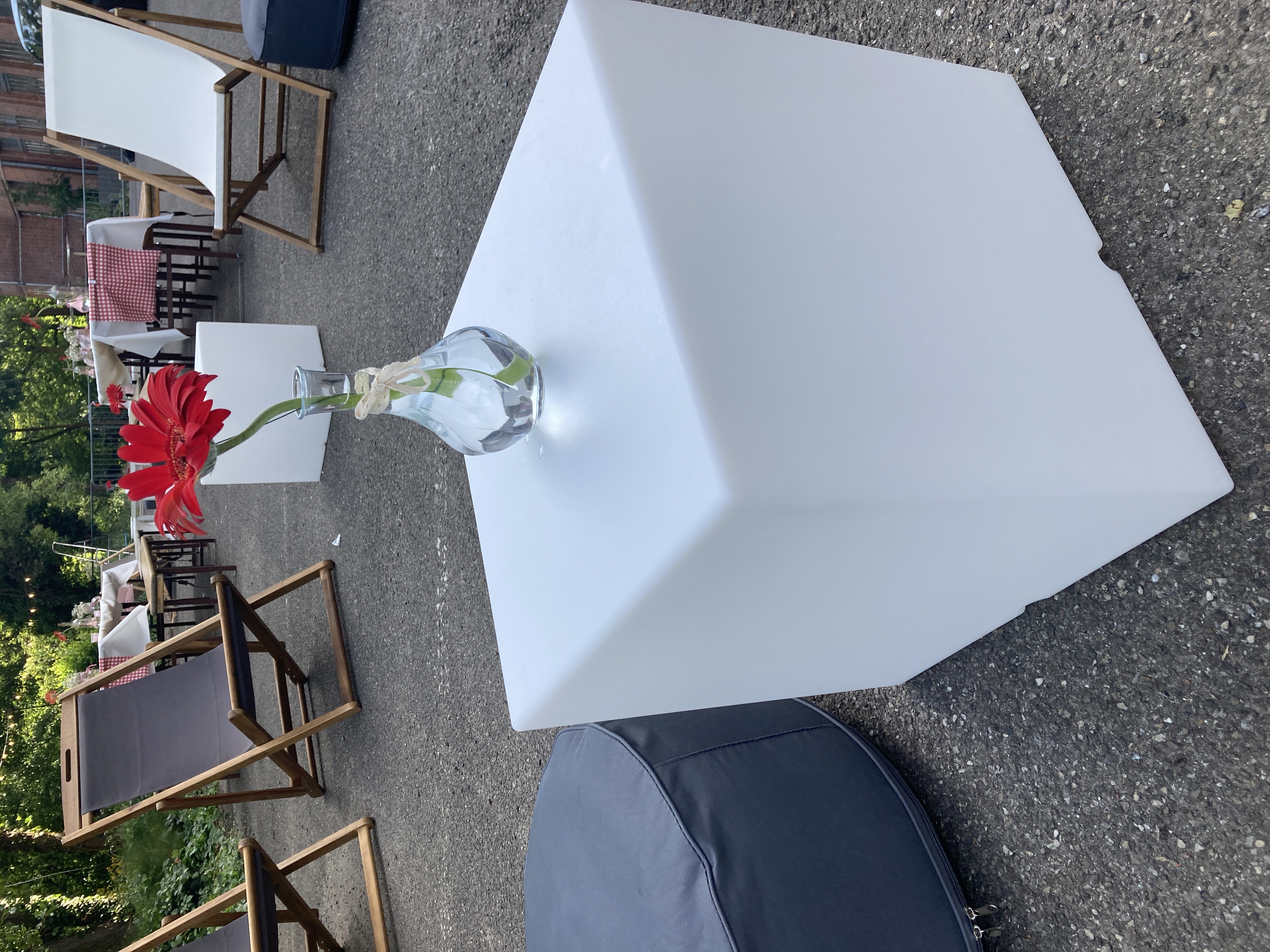Lichtbranding LED meubilair verhuur Antwerpen havenloods merkprojector · INNOV'events