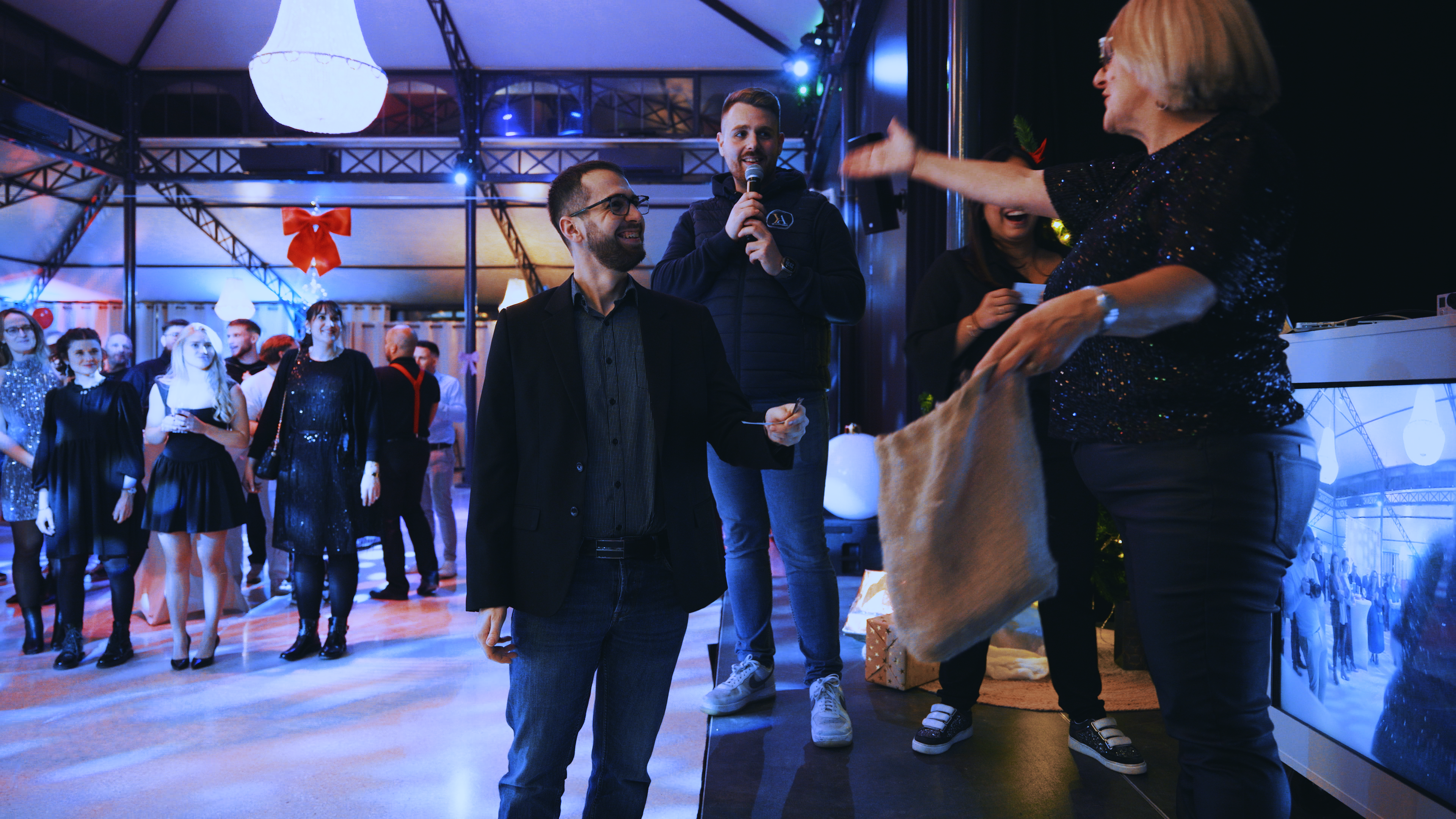 CODIR TV spelshow klein groep Luik intieme vergaderzaal 20 deelnemers · INNOV'events