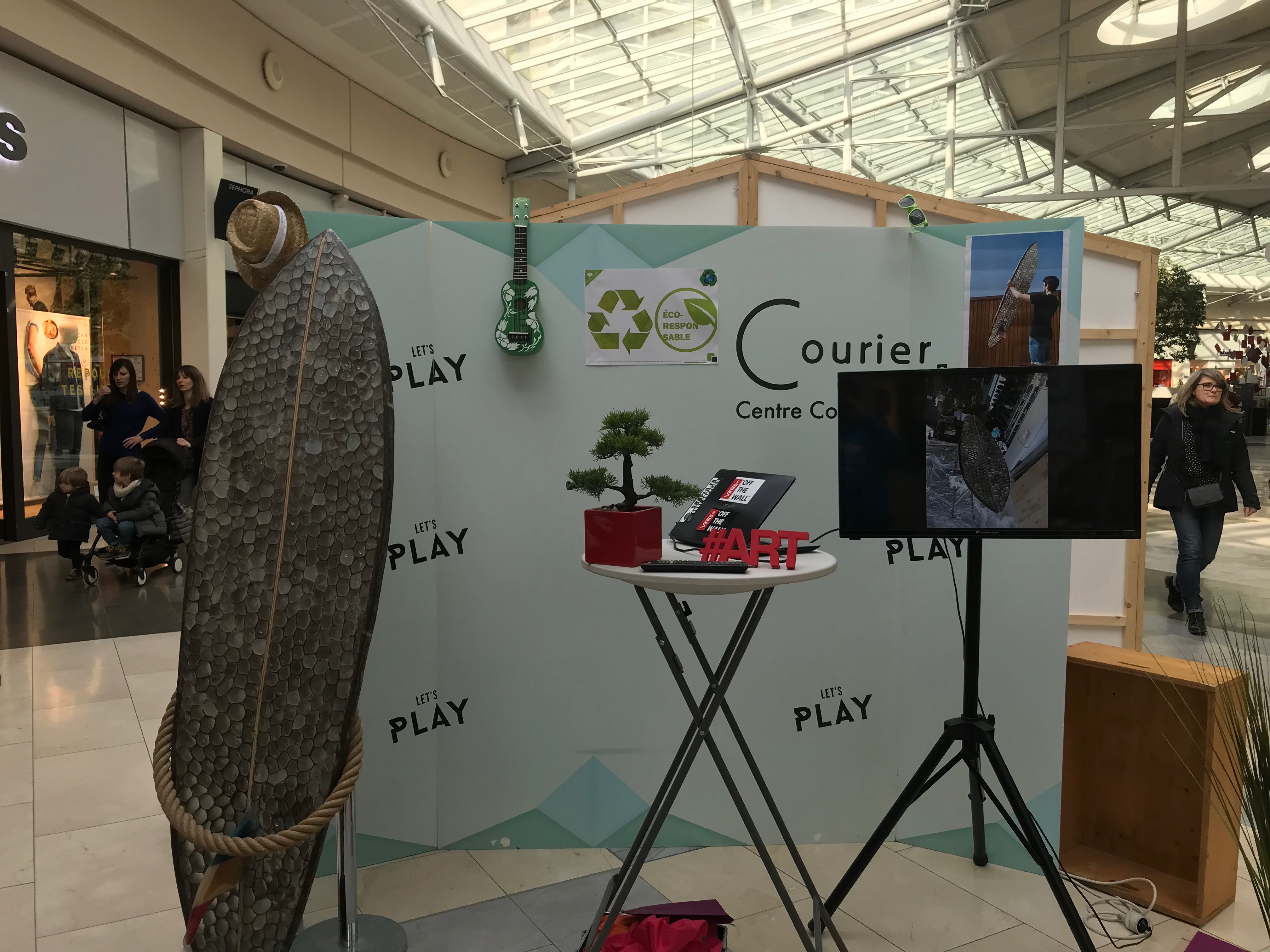 LED branding activation Brussels trade show stand corporate aisle · INNOV'events