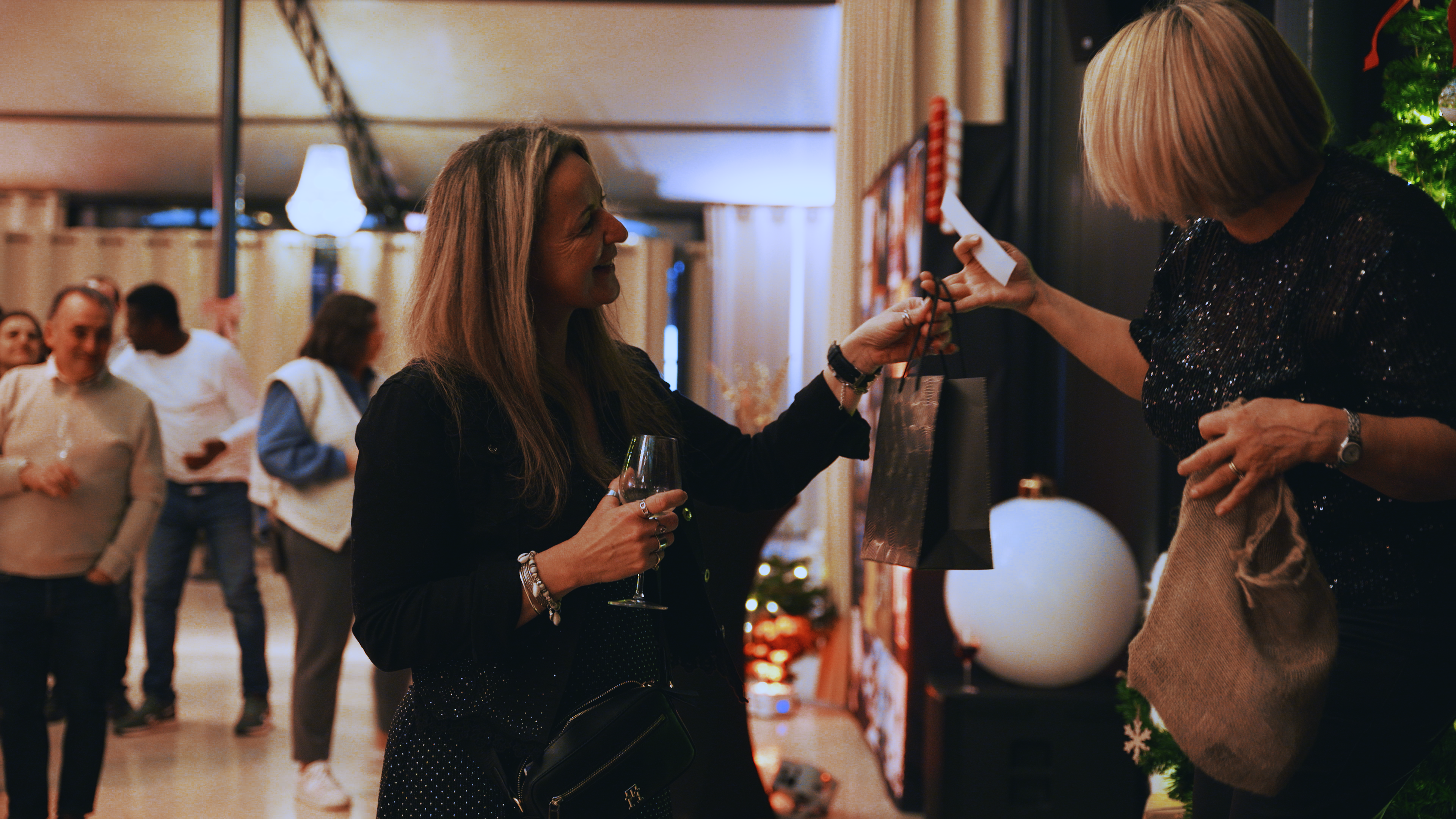 Kerstman animatie onderneming Brussel eindejaarsfeest souper medewerkers · INNOV'events