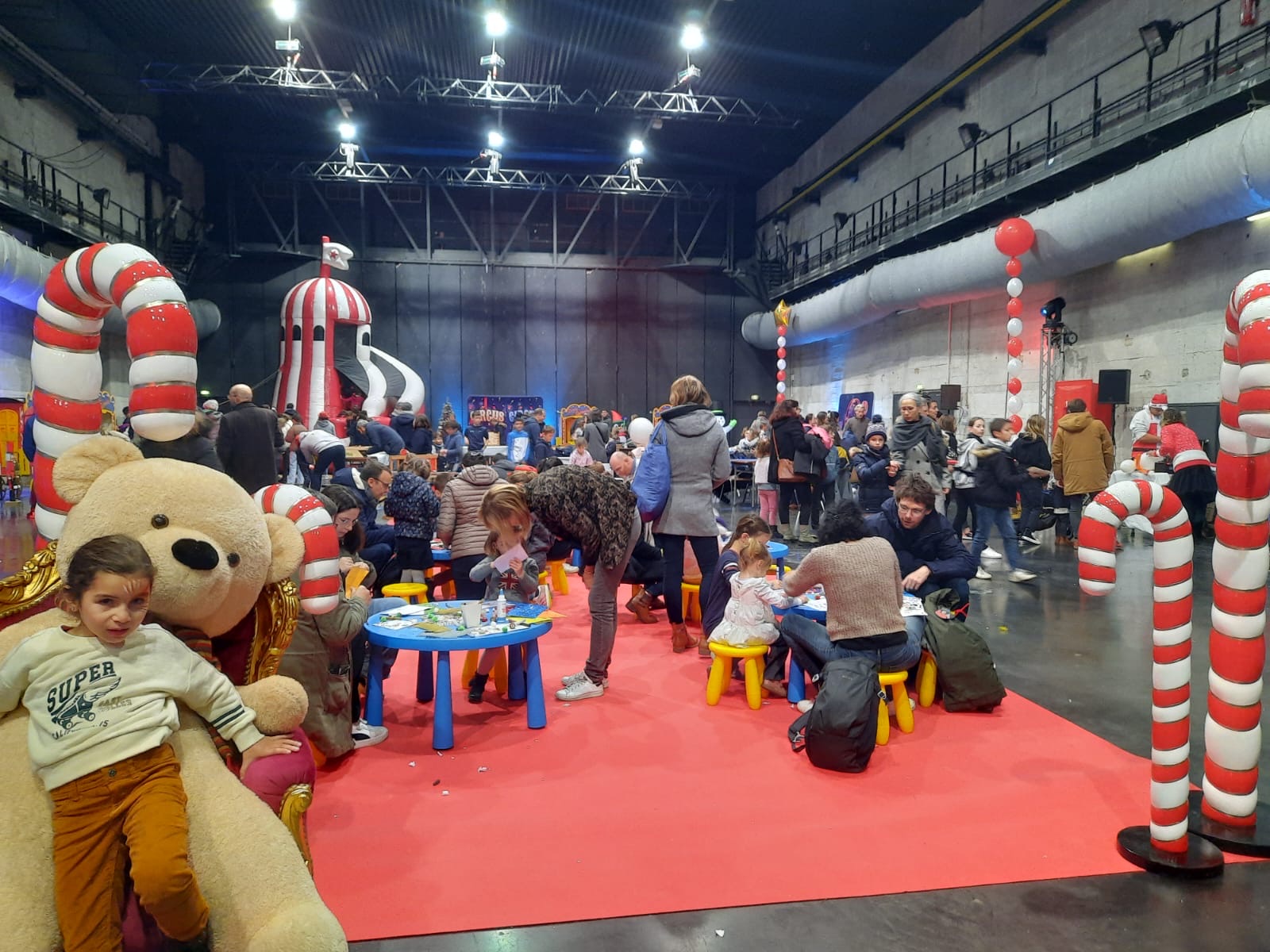 Kinderanimatie Brussel, kinderen spelen reuzenspellen op bedrijfsfamiliedag in het Bois de la Cambre · INNOV'events