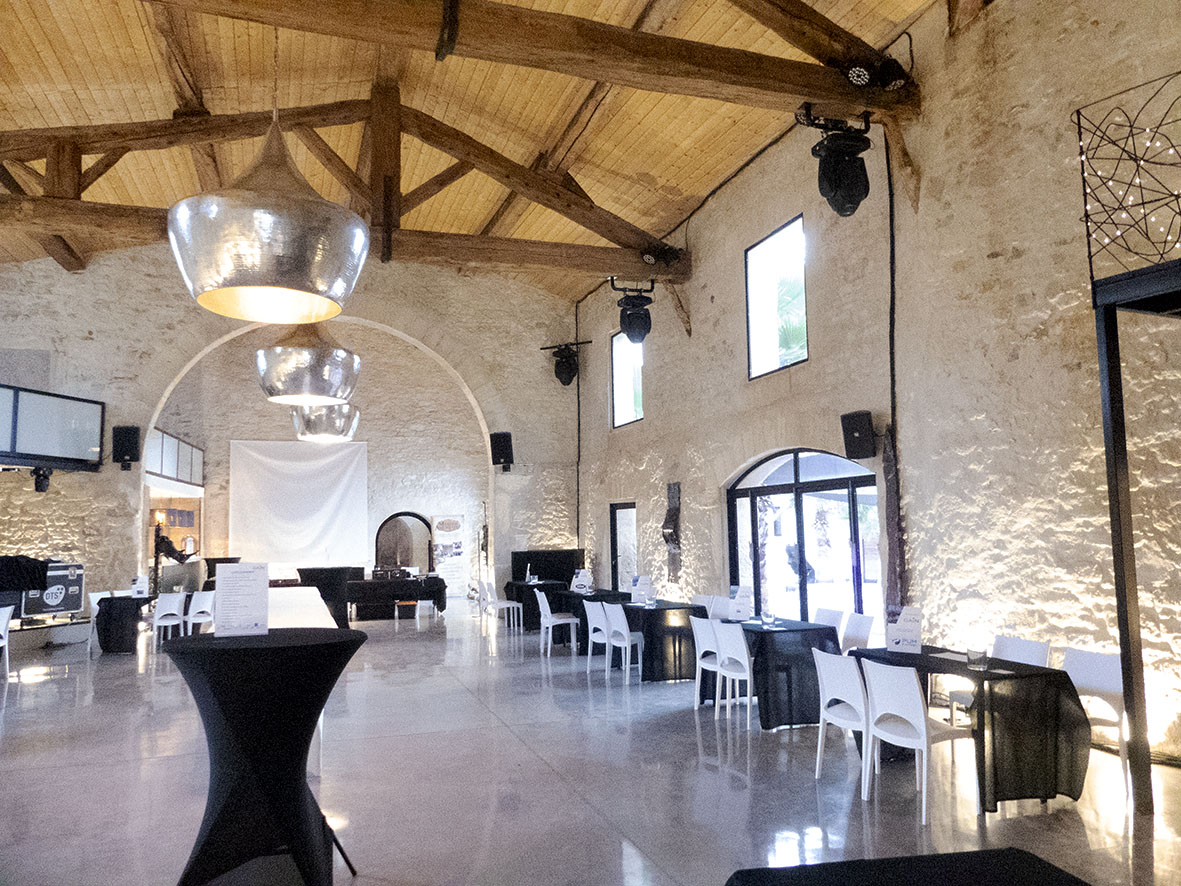Corporate venue Belgium outdoor terrace team-building day · INNOV'events