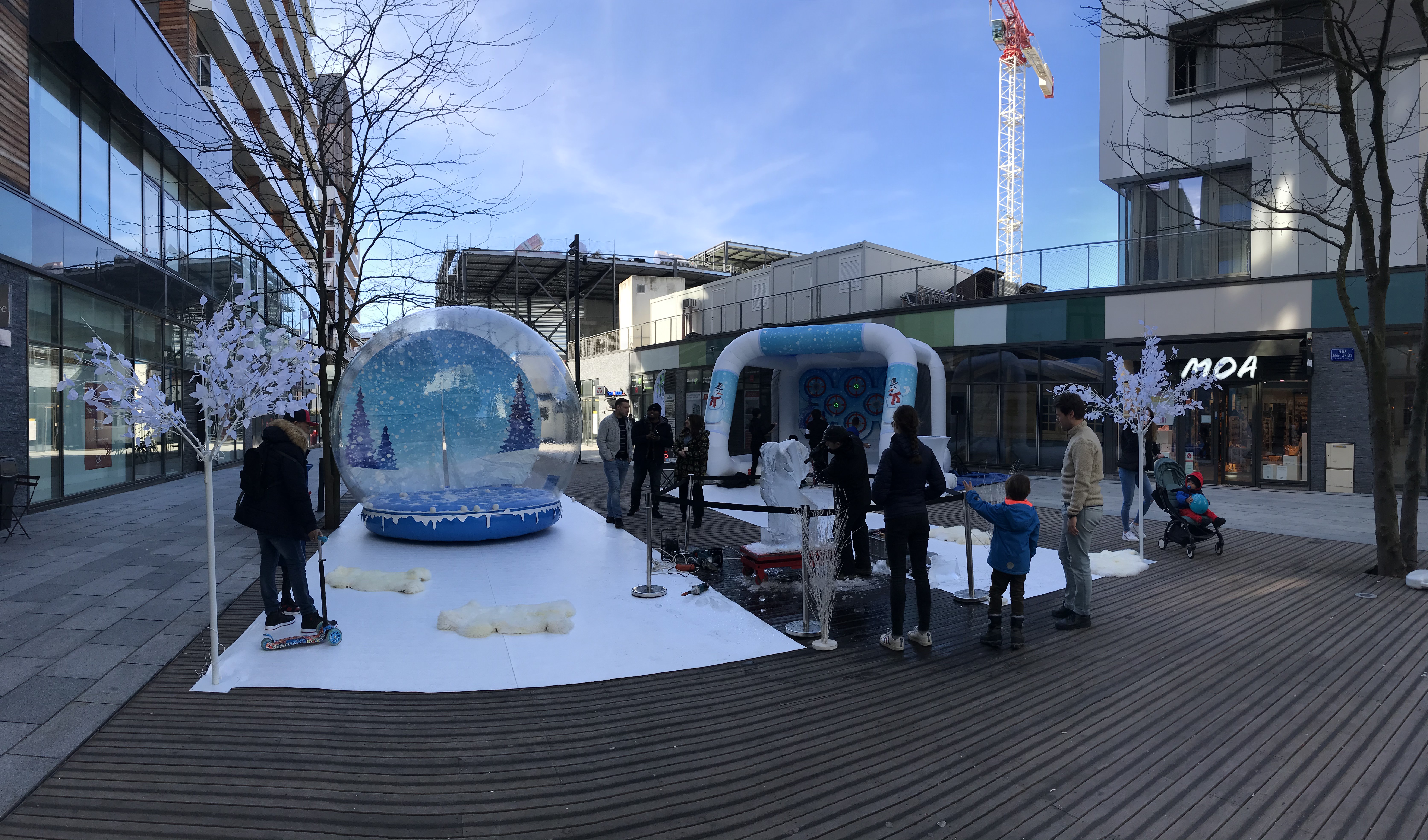 Shopping mall entertainment Brussels corporate show evening · INNOV'events