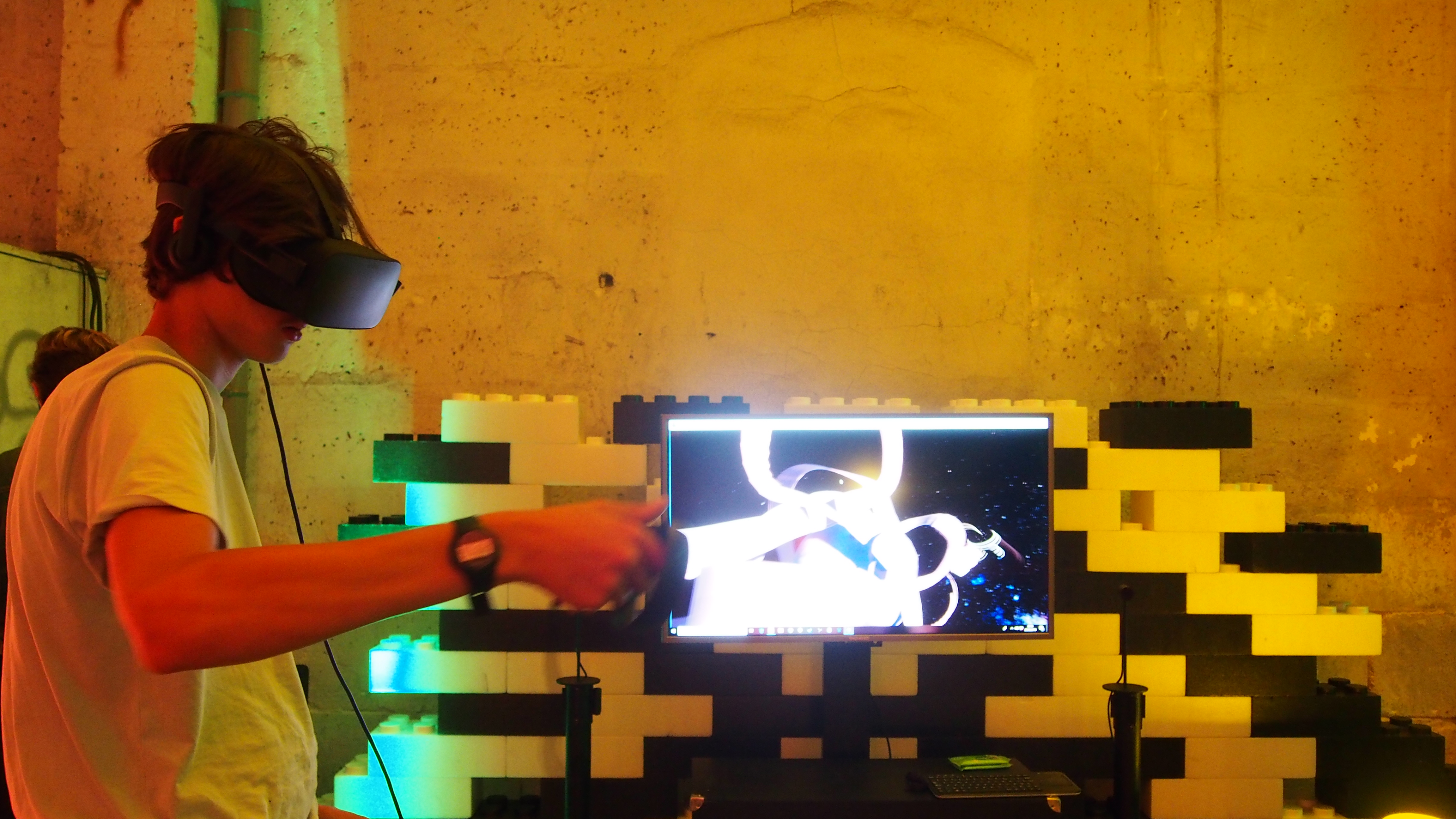 Animation jeux géants réalité virtuelle Anvers terrasse Eilandje printemps · INNOV'events