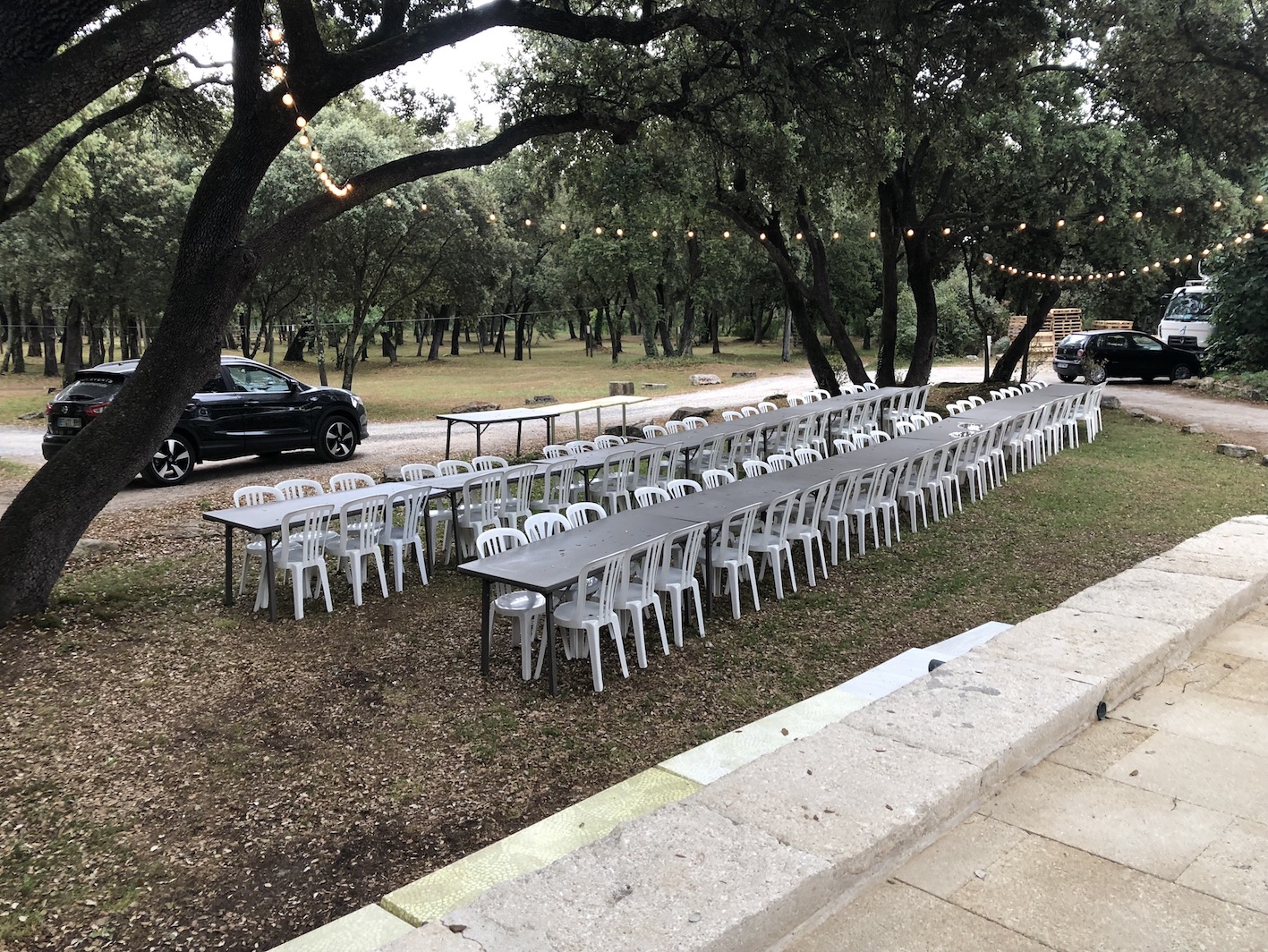 Brussels garden party corporate catering food truck setup green parkland · INNOV'events