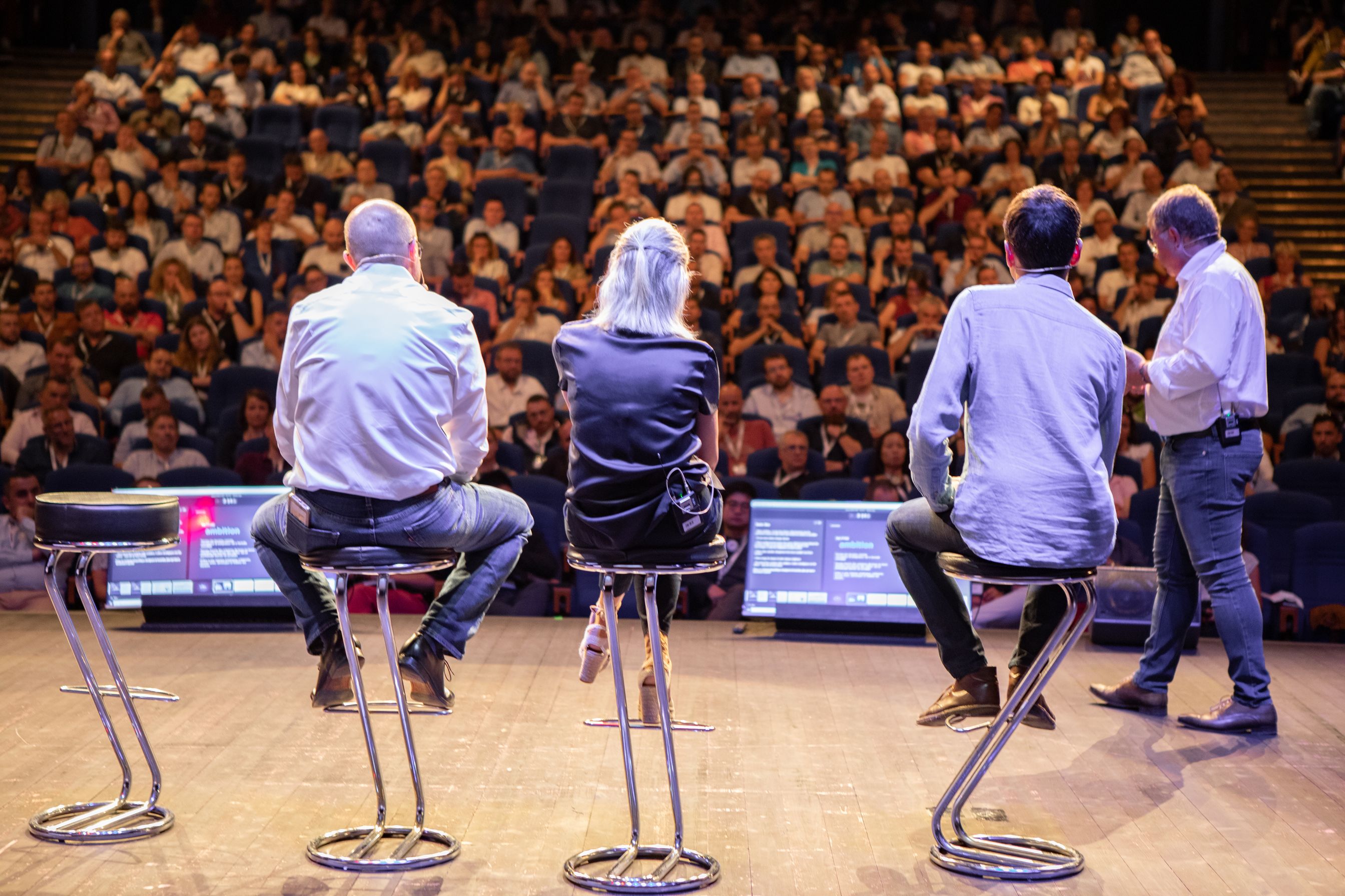 Nationale roadshow Brussel · équipe en session plenaire Tour & Taxis · INNOV'events