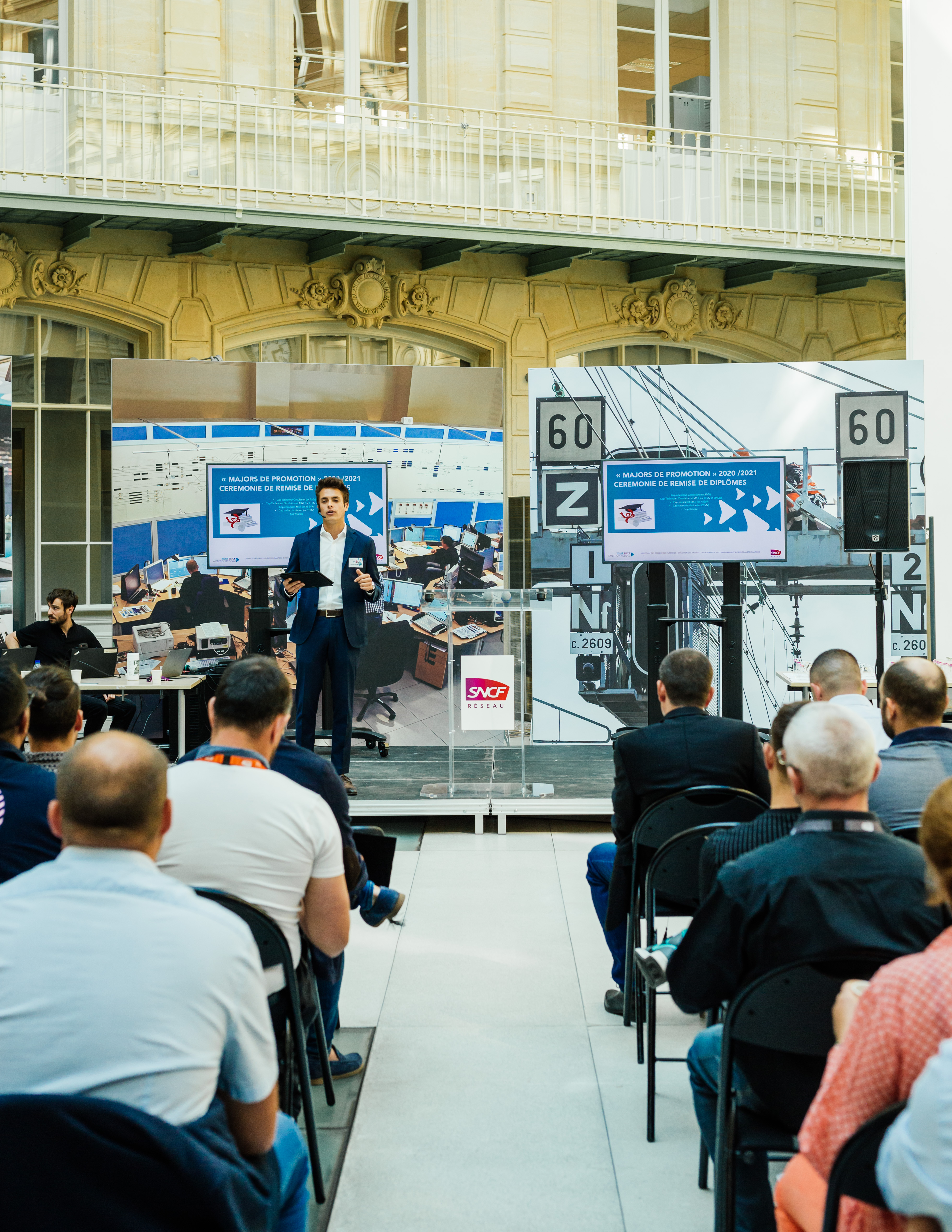 Nationale roadshow entreprise Luik, soirée walking dinner Outremeuse · INNOV'events