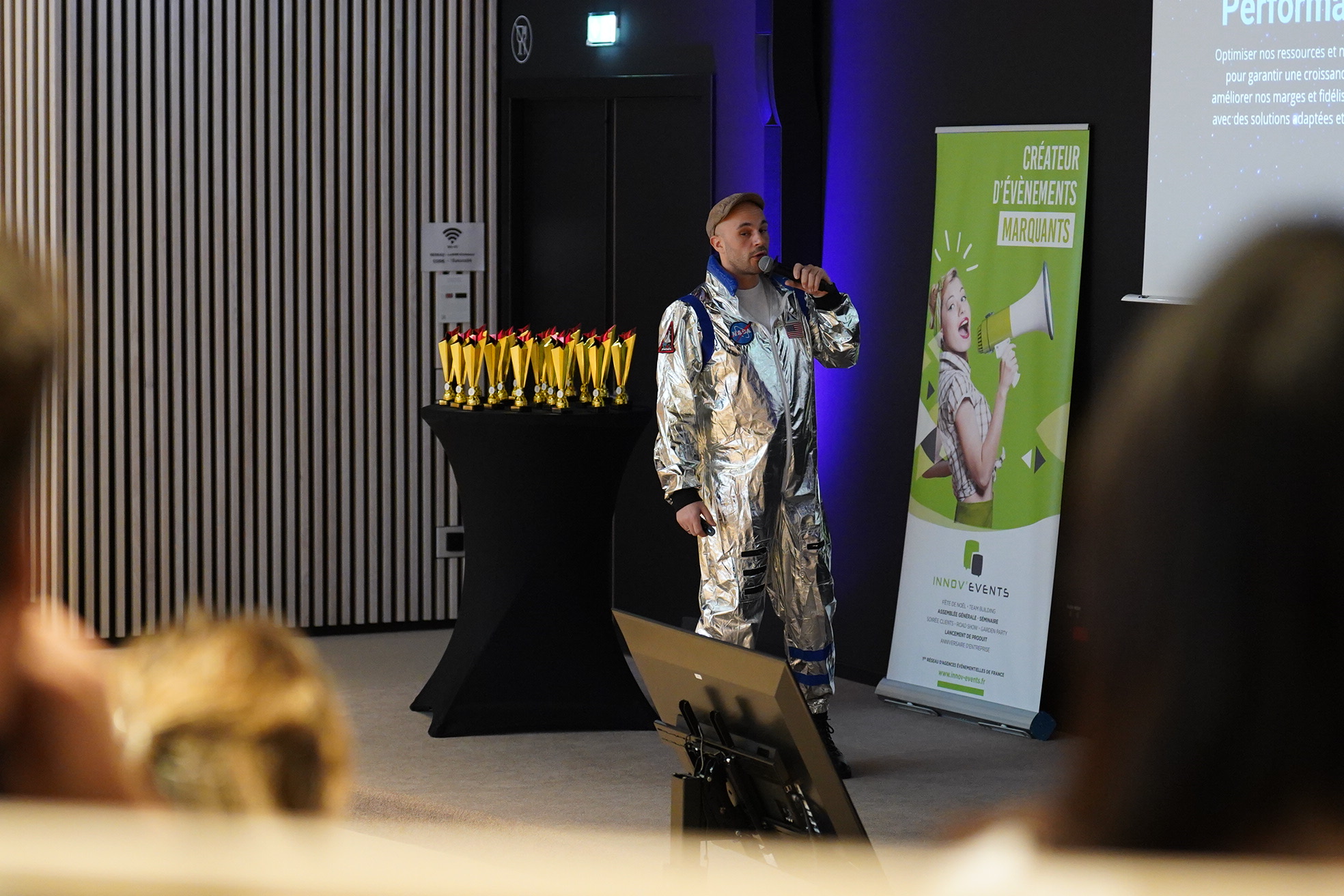 Netwerkevent Antwerpen · receptie op het Eilandje bij avond met zicht op de kaaien · INNOV'events