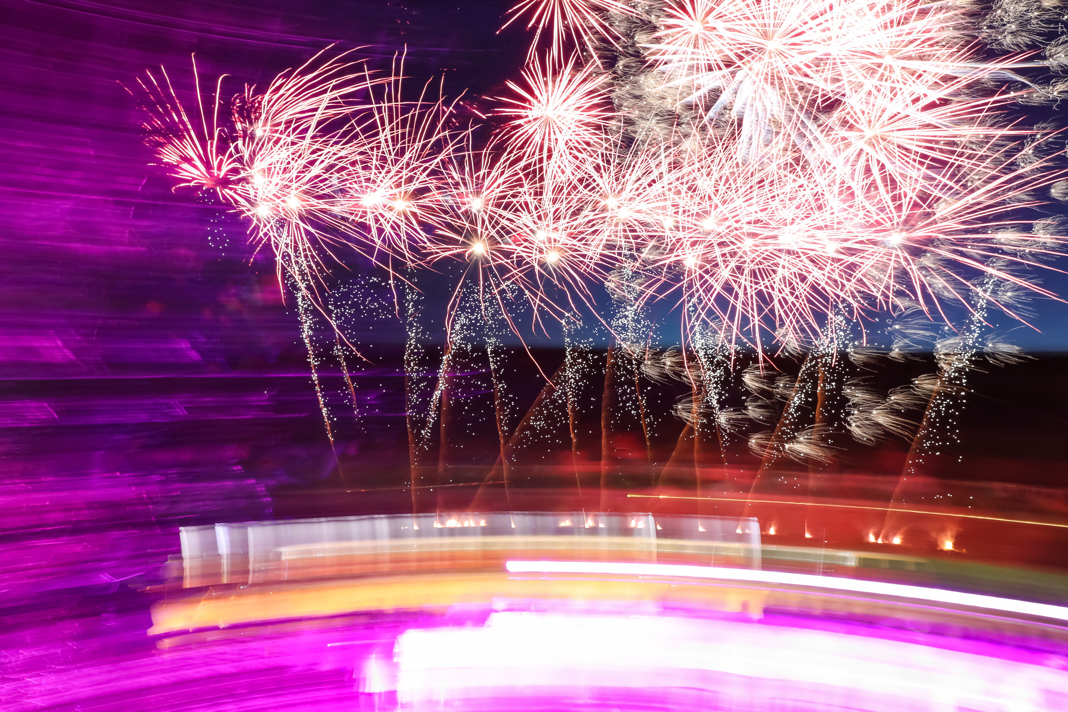 Soirée feu d'artifice Bruxelles esplanade Laeken équipes réunies en plein air · INNOV'events organisation d'événements