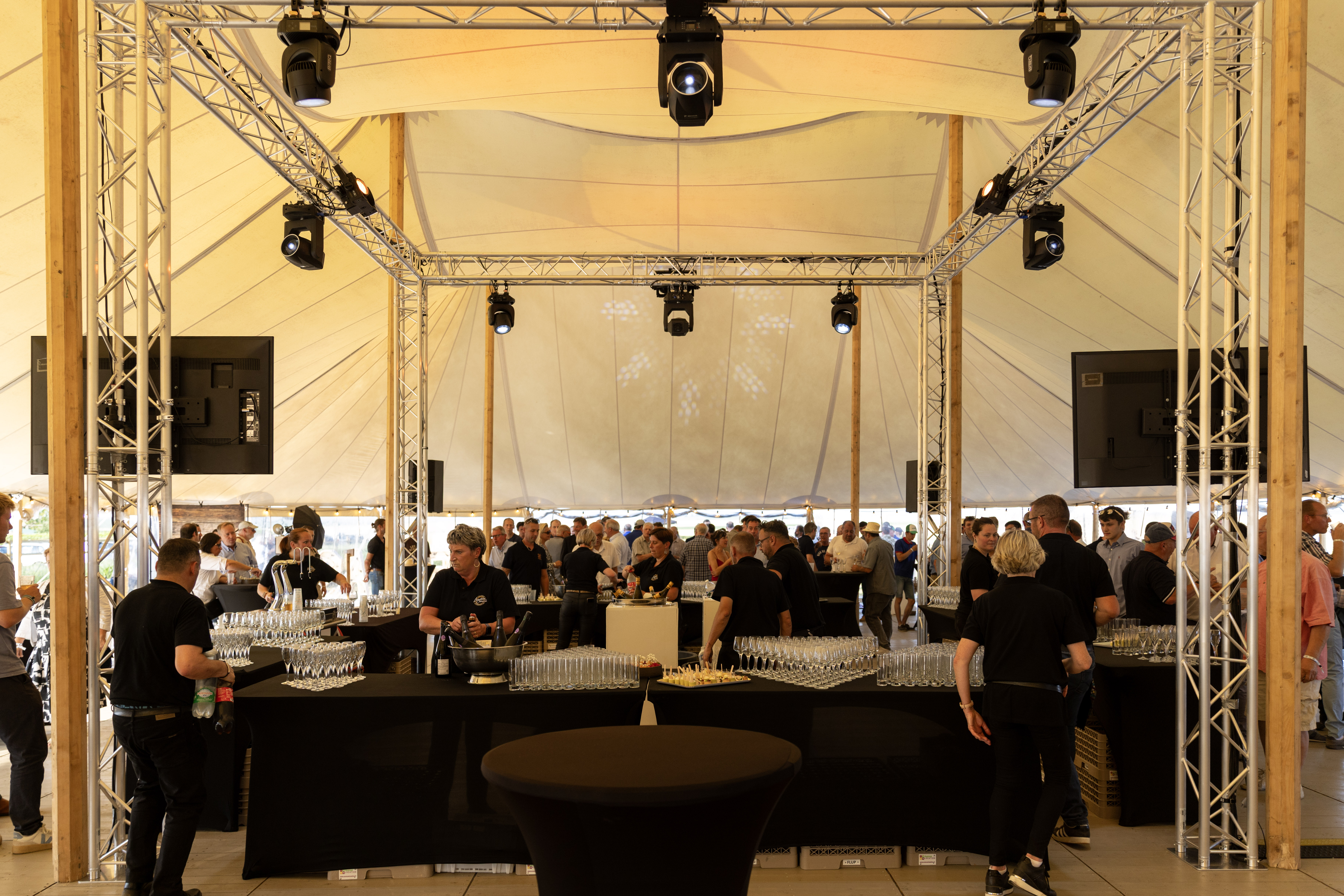 Dagseminarie locatiebeheer bedrijfsevenement België vergaderzaal · INNOV'events