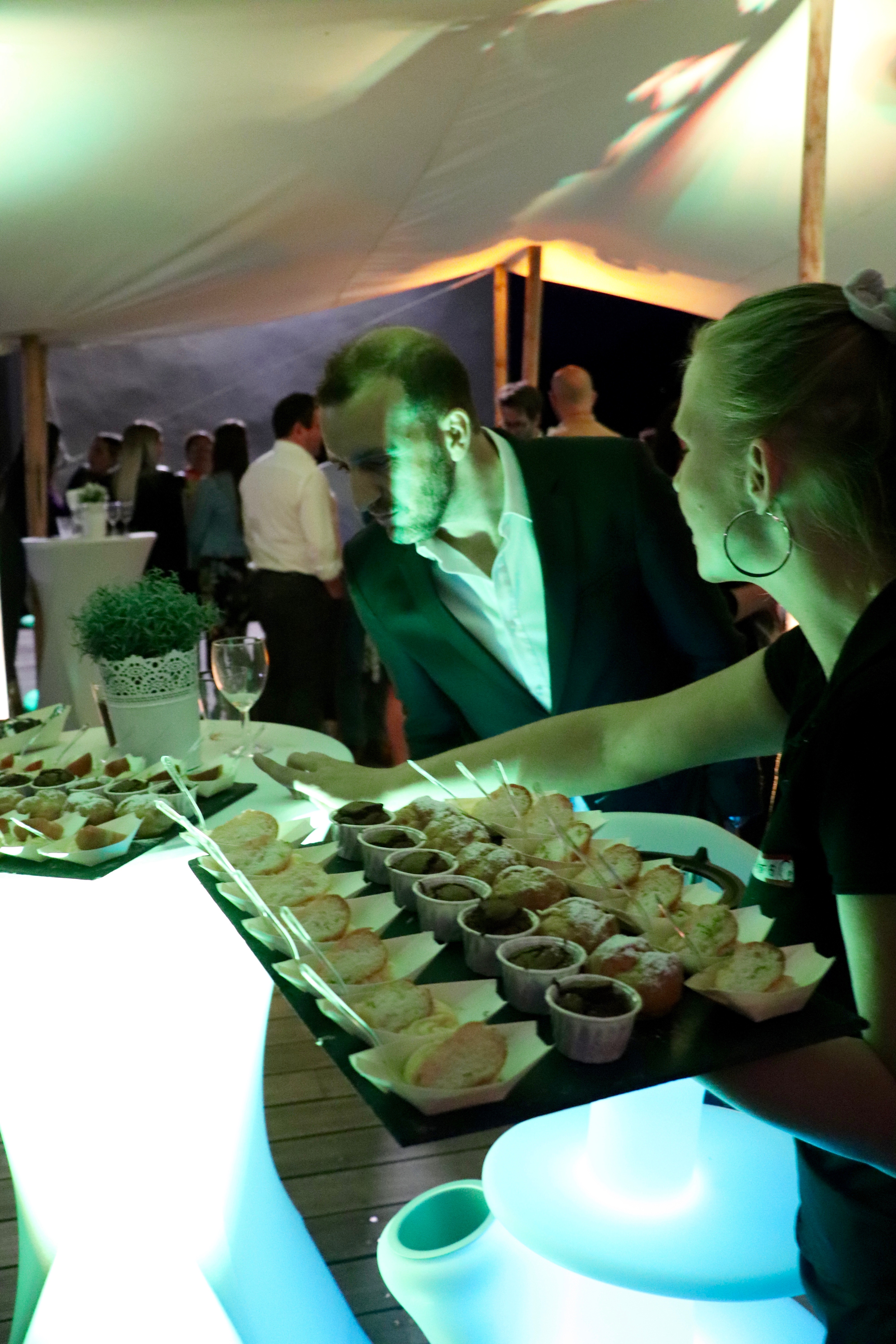 Venue event catering Antwerp Radisson Blu Astrid ballroom table setup · INNOV'events