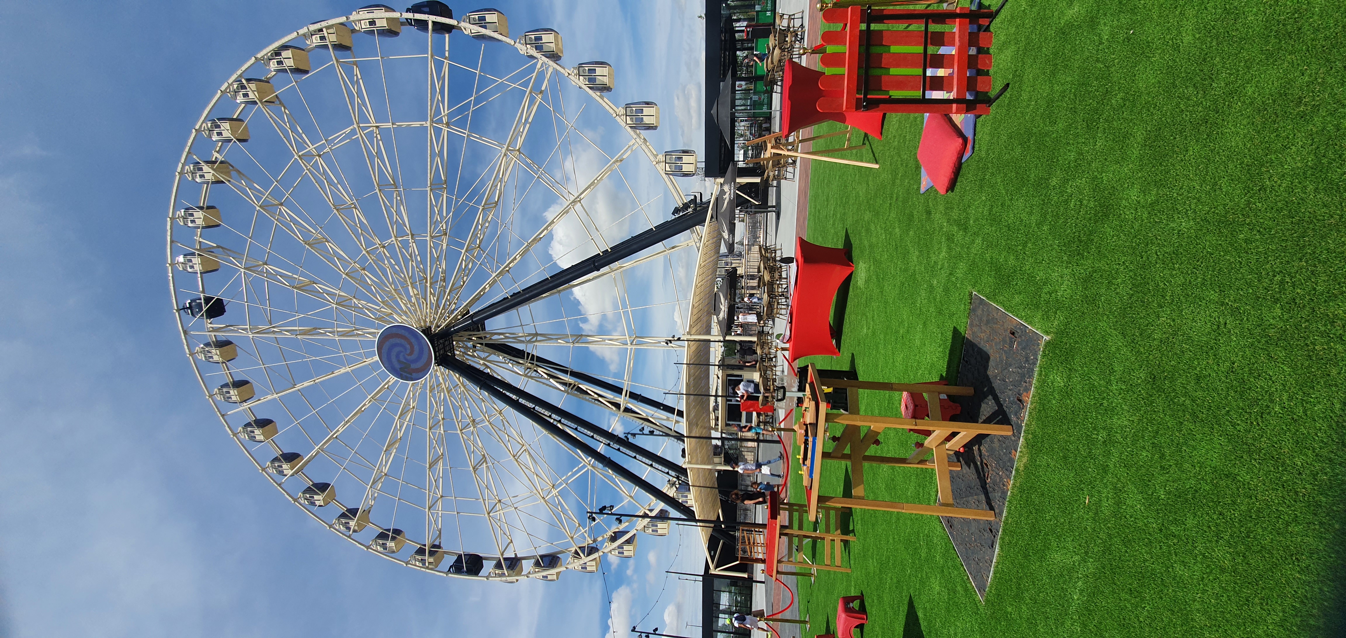 Fête foraine entreprise Anvers jeux géants sur esplanade portuaire · INNOV'events organisation d'événements