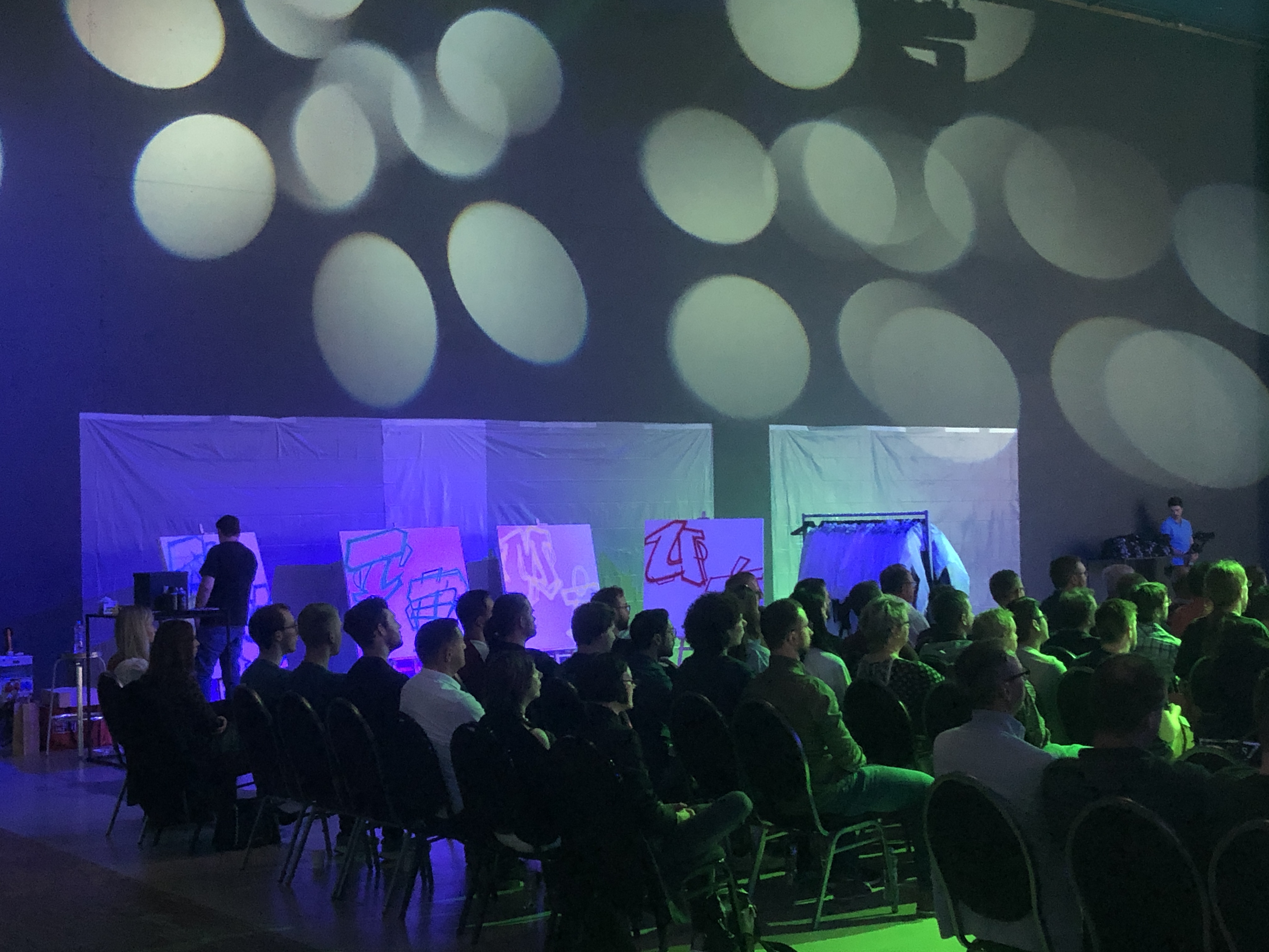 Geluid en lichttechniek Antwerpen havenlocatie avondopstelling bedrijfsevenement · INNOV'events