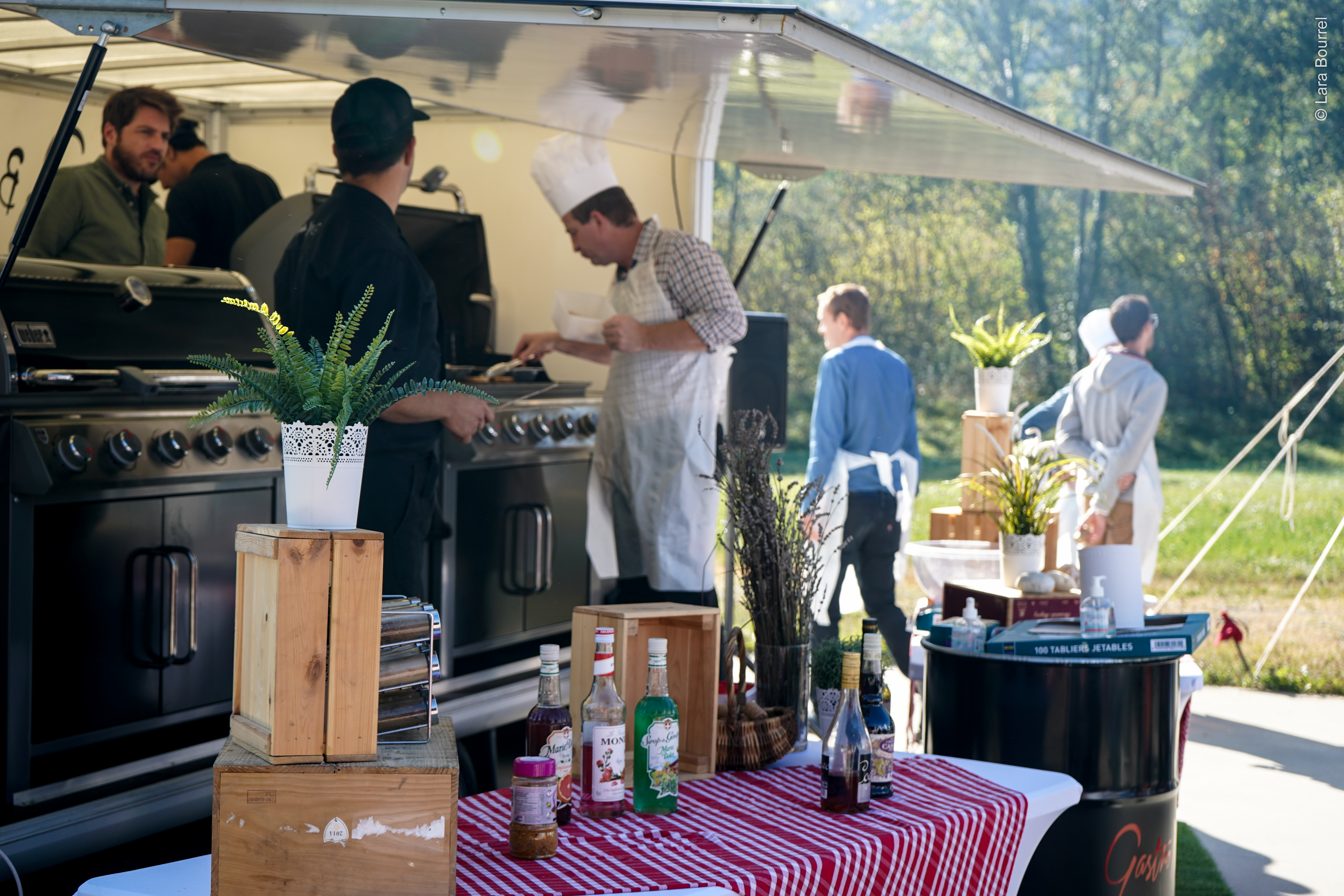 Walking dinner food truck location de food truck Liège hall industriel · INNOV'events