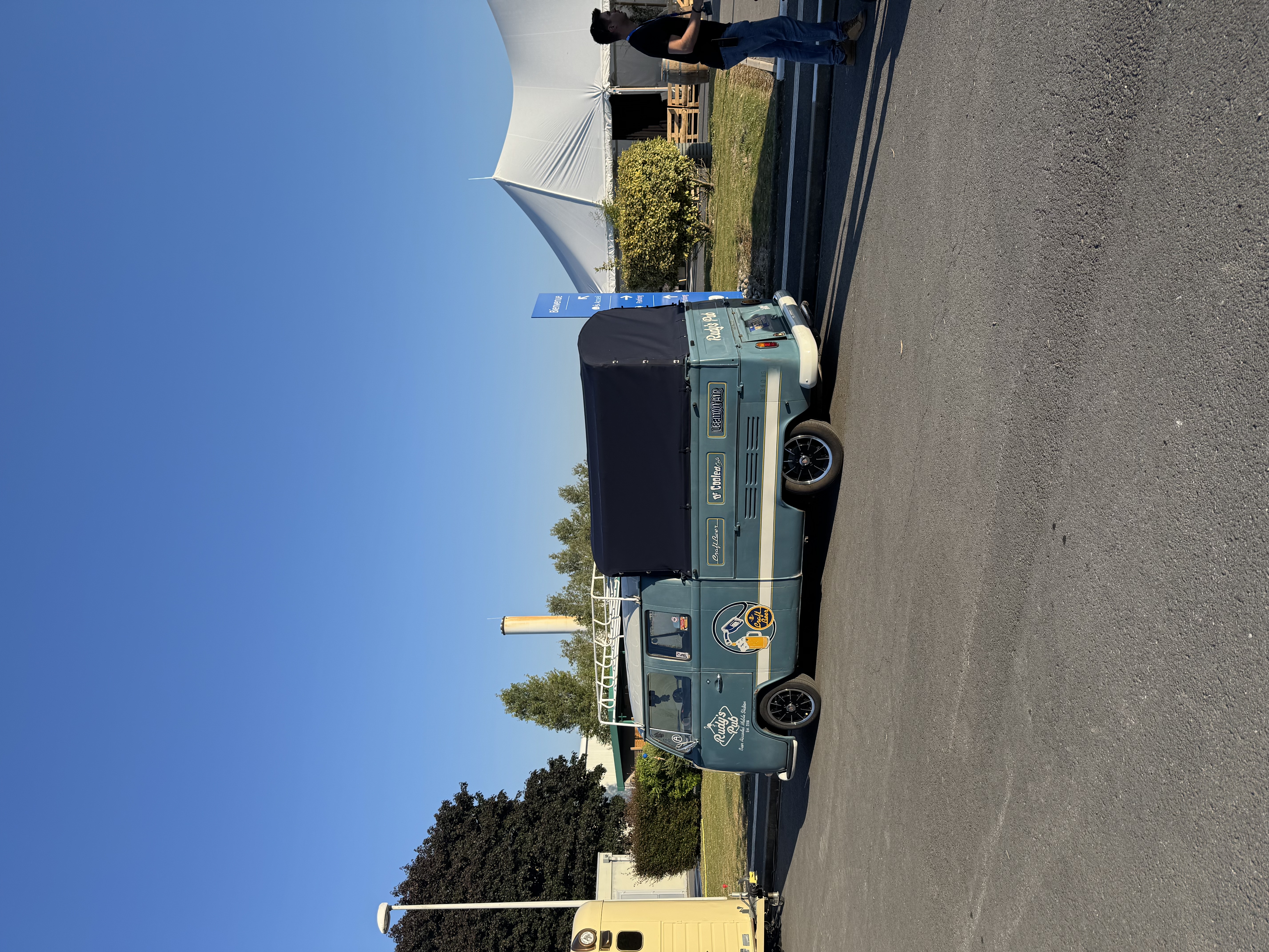 Foodtruck verhuur Antwerpen personeelsfeest Eilandje kaaien · INNOV'events