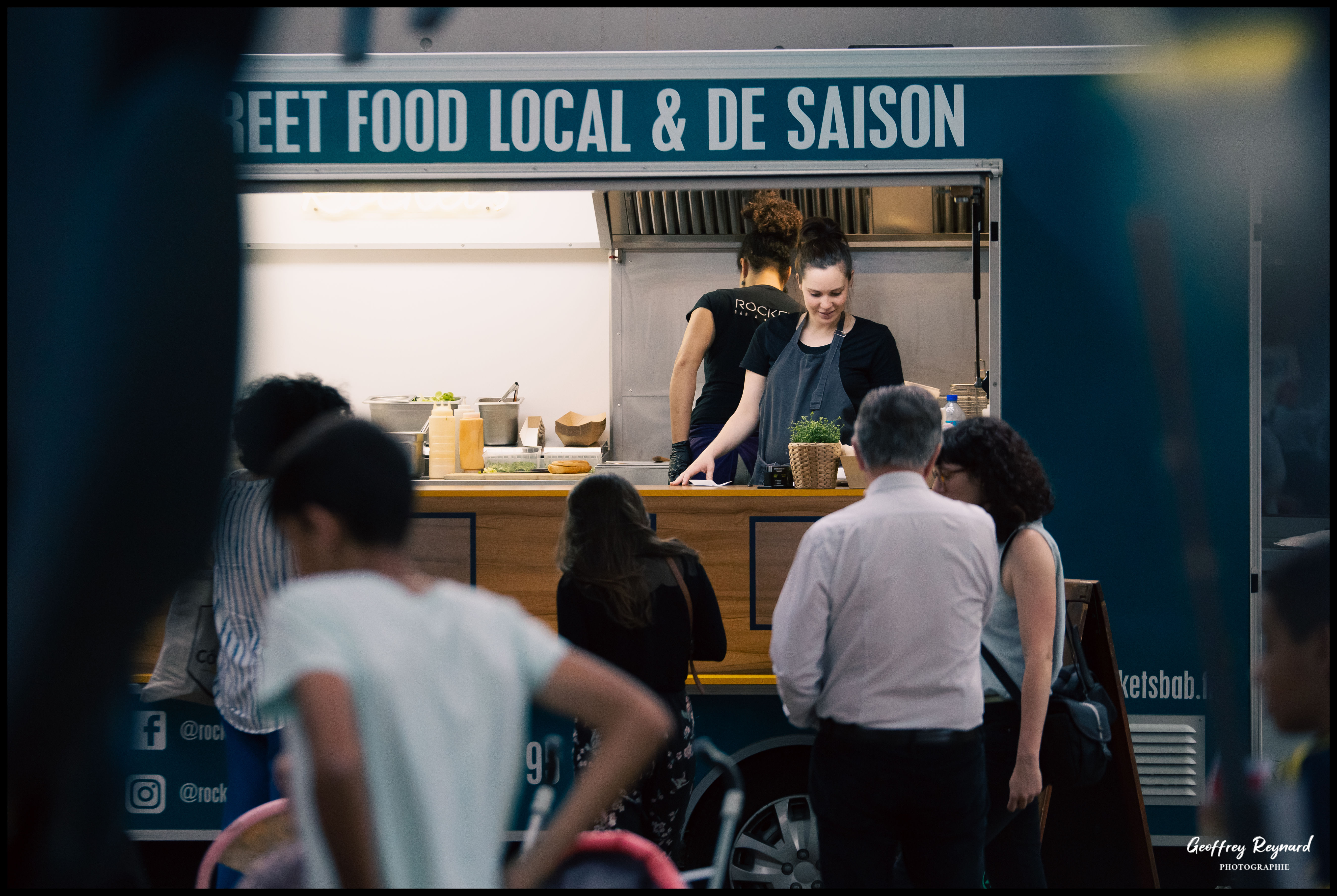 Foodtruck teamdag bedrijfsevenement Brussel lunch op buitenlocatie · INNOV'events