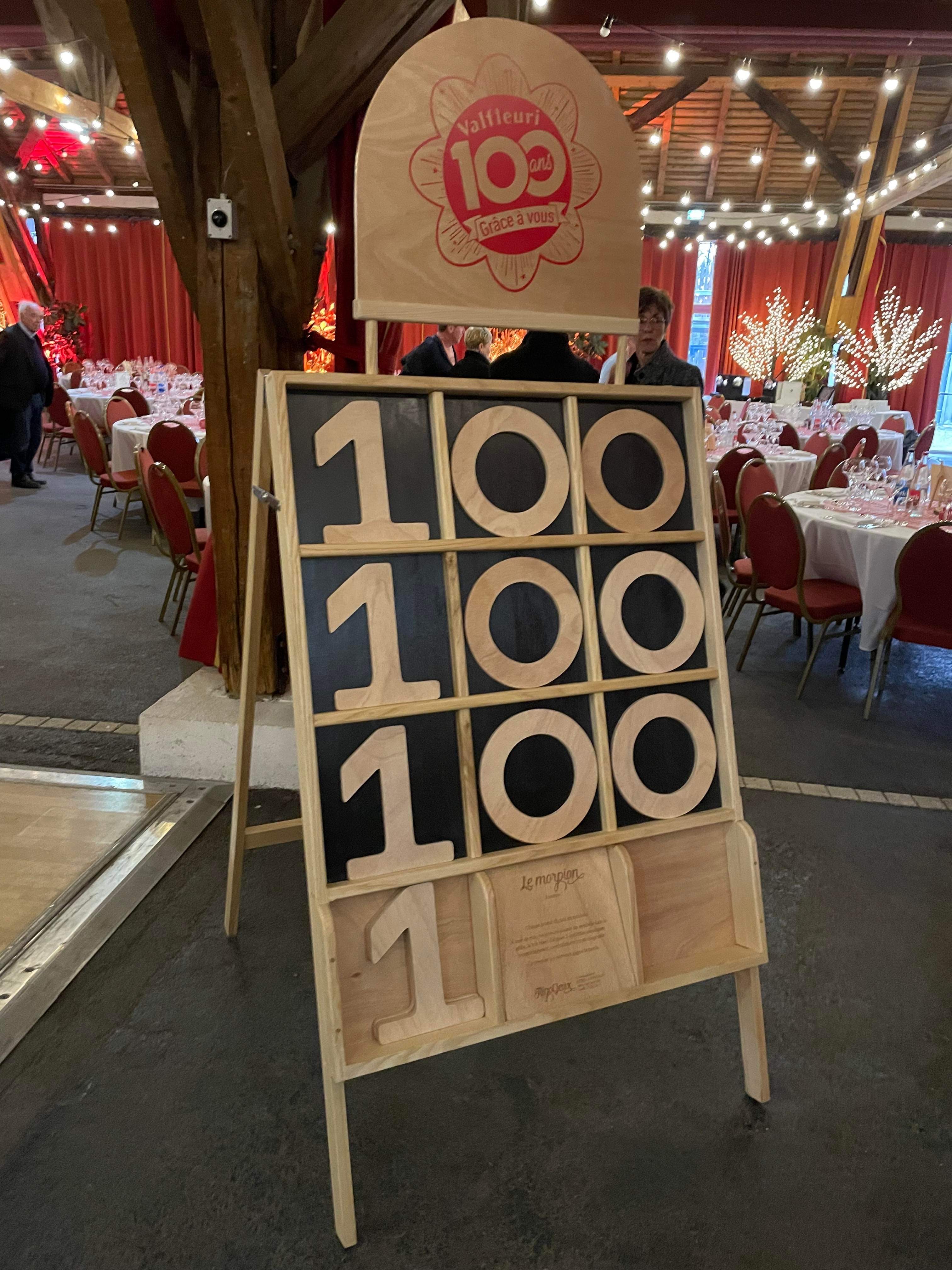 Soirée de gala anniversaire d'entreprise Bruxelles salle historique dressée · INNOV'events