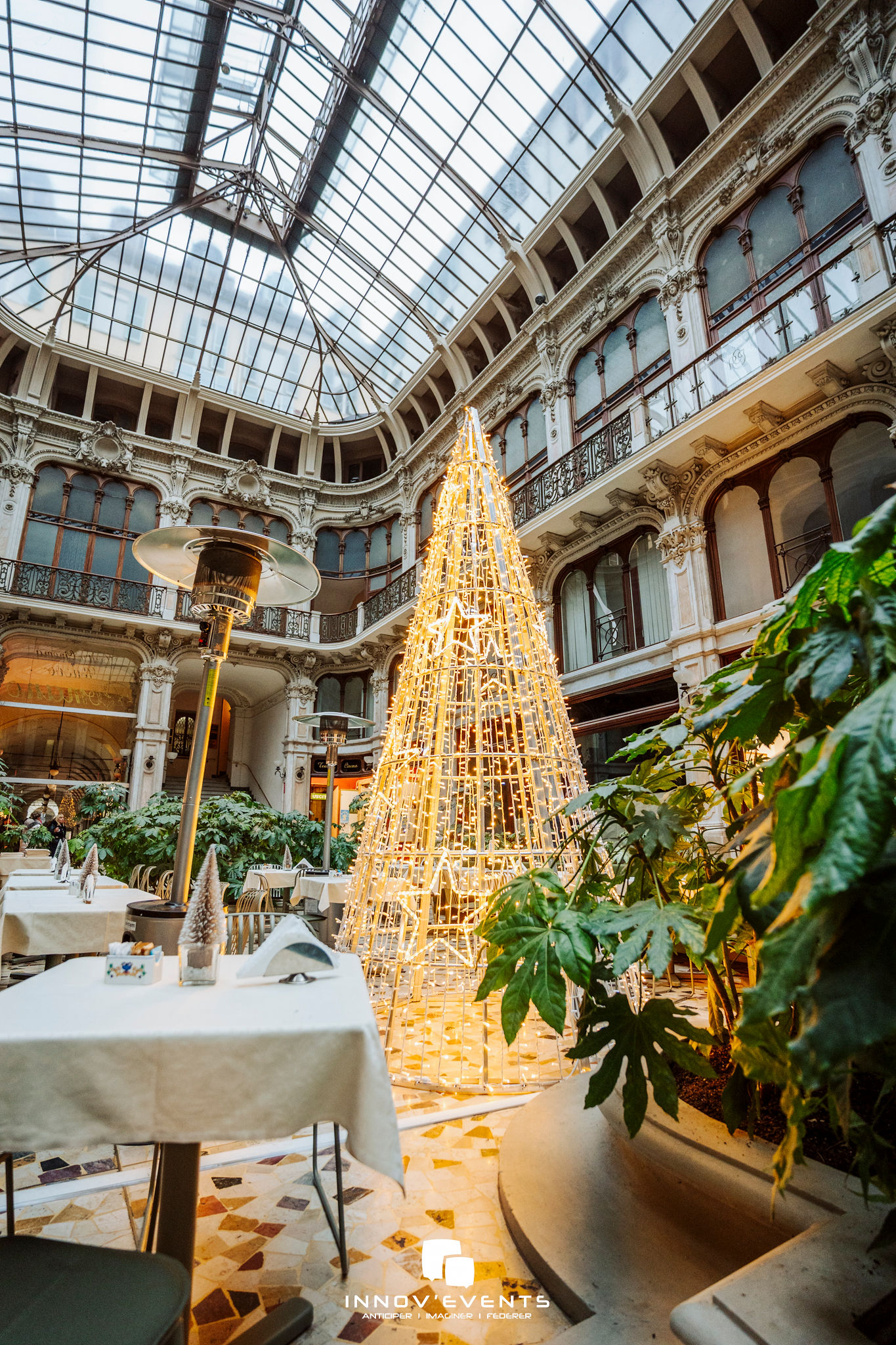 Staff Christmas party Liege walking dinner Outremeuse district · INNOV'events