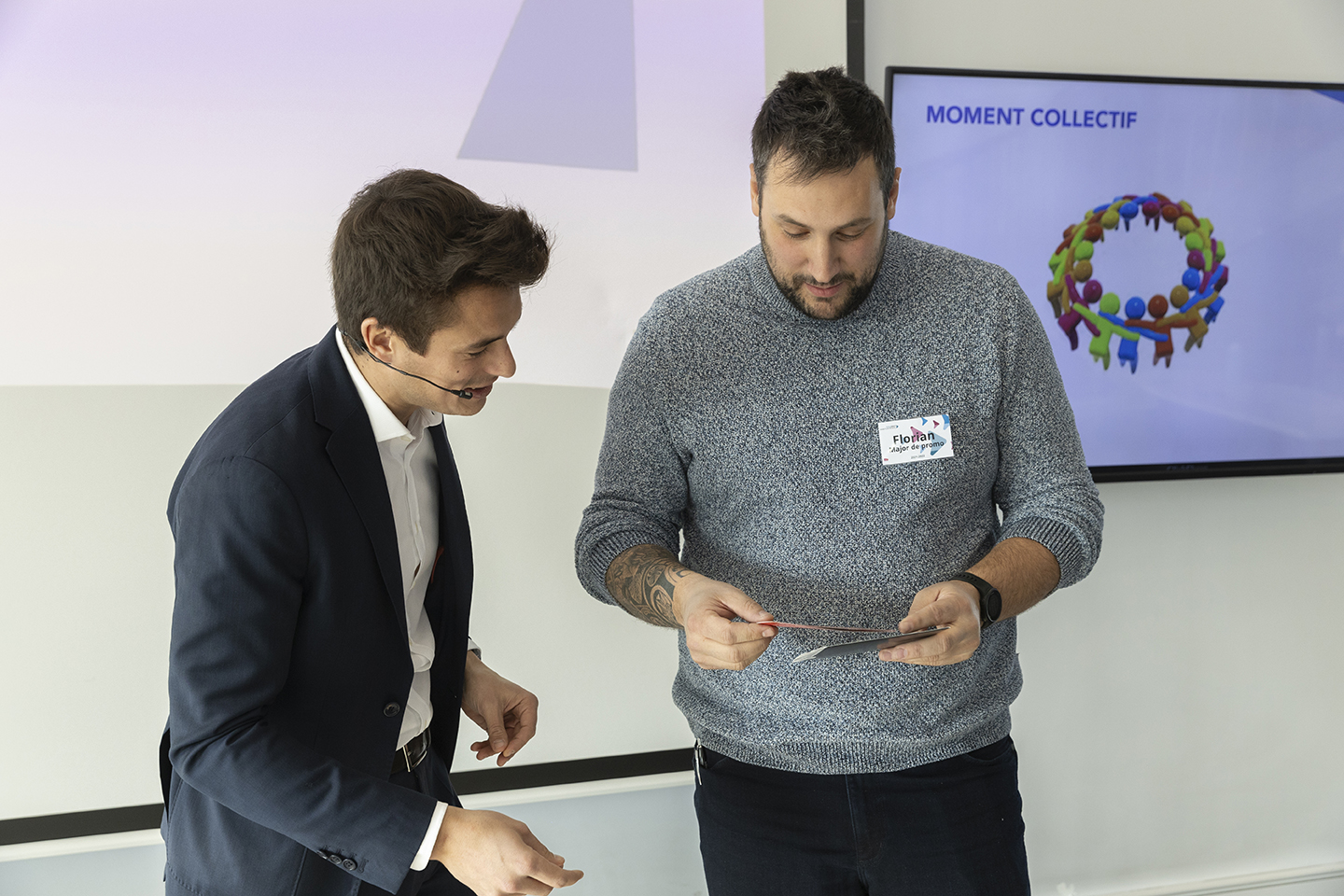Atelier négociation de crise Bruxelles participants en salle de simulation Quartier européen · INNOV'events