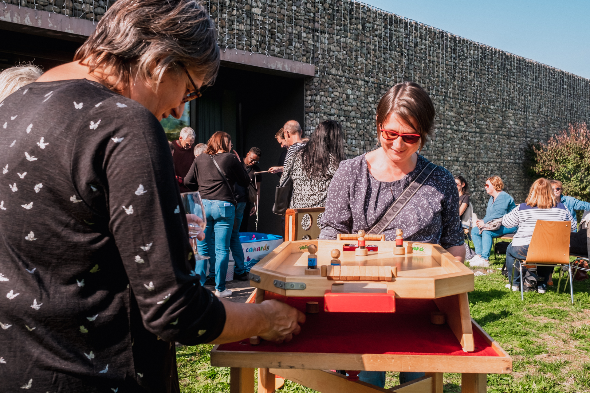 Bedrijfsevenement Brussel reuzenjenga buiten teams · INNOV'events