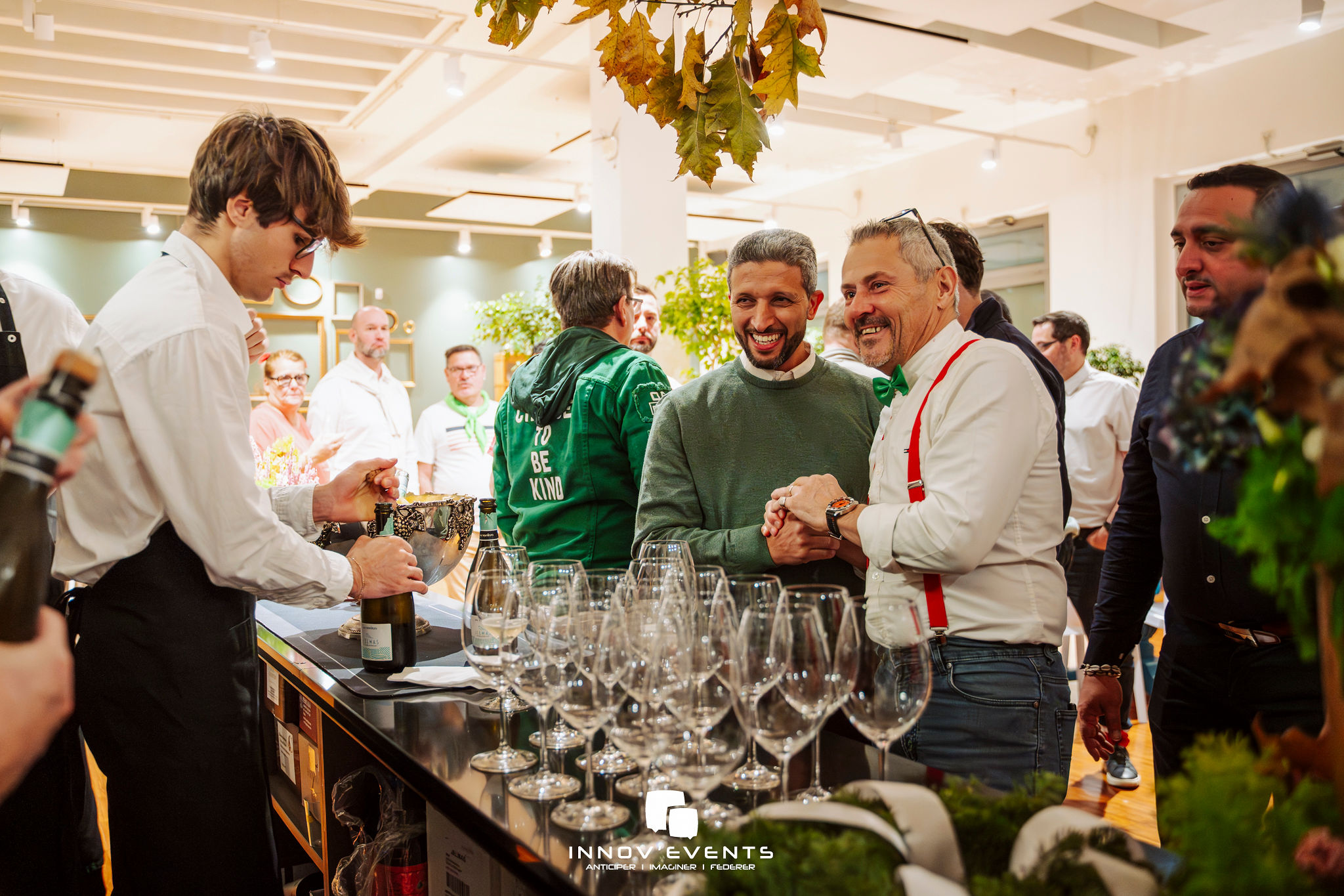 Œnologie entreprise Liège soirée cave Outremeuse équipe réunie · INNOV'events