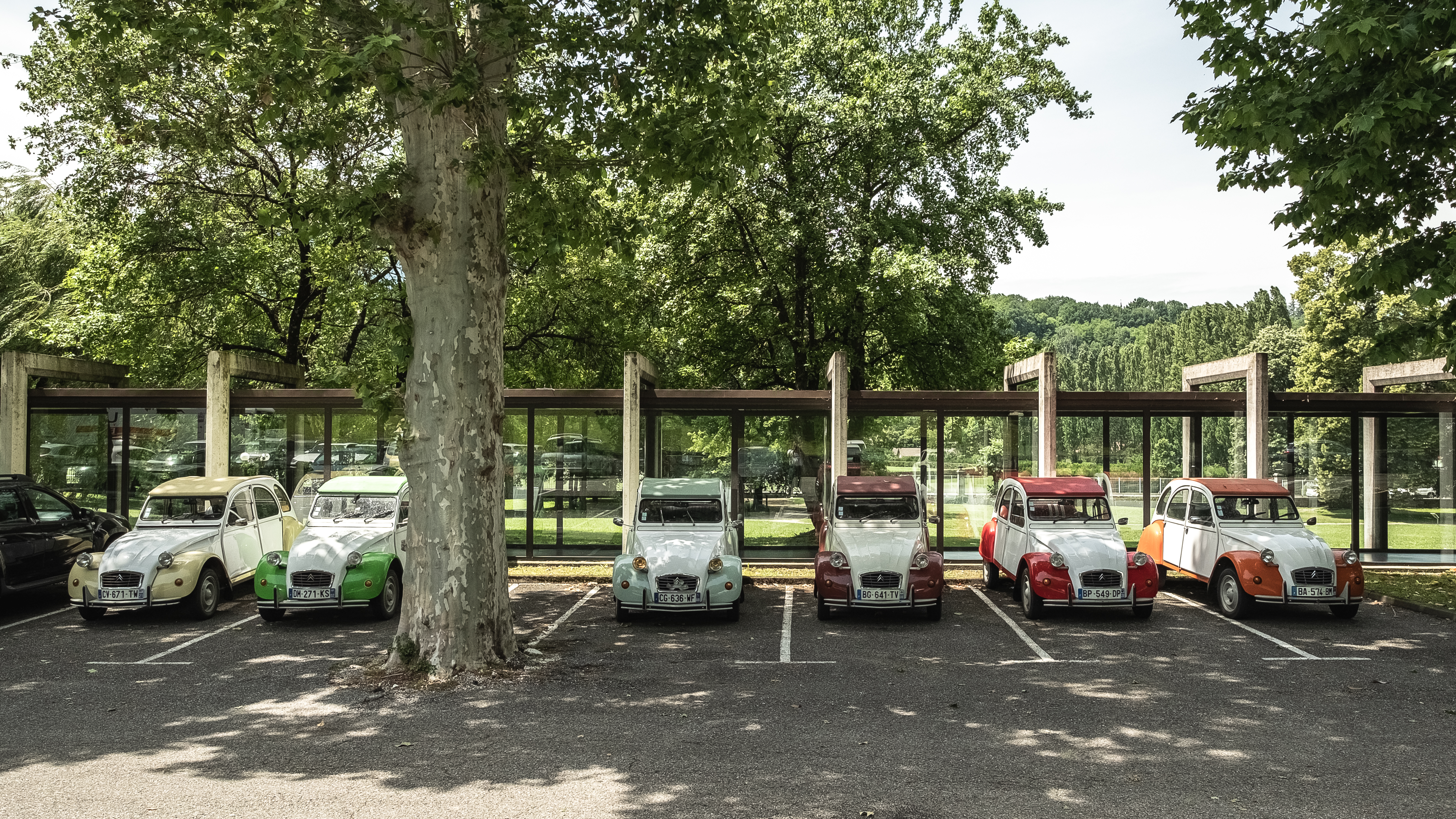 Rallye 2CV entreprise Anvers arrivée et soirée sur les quais · INNOV'events