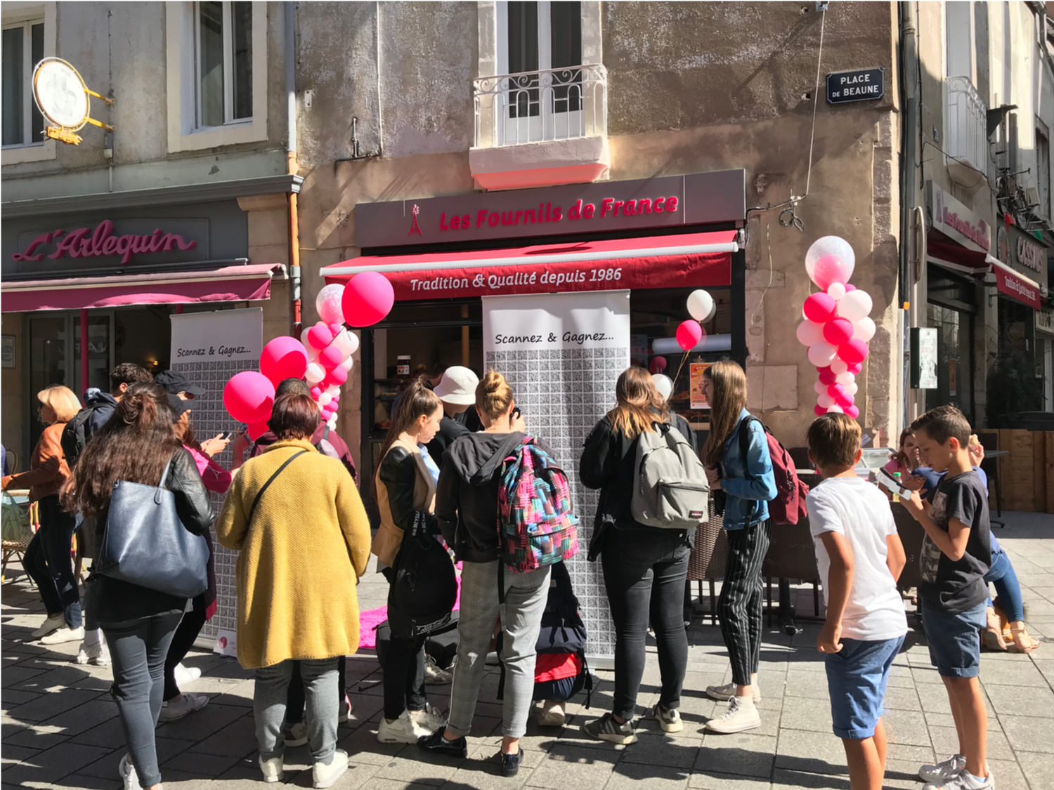 Street marketing entreprise Liège équipes Cité Miroir soirée · INNOV'events