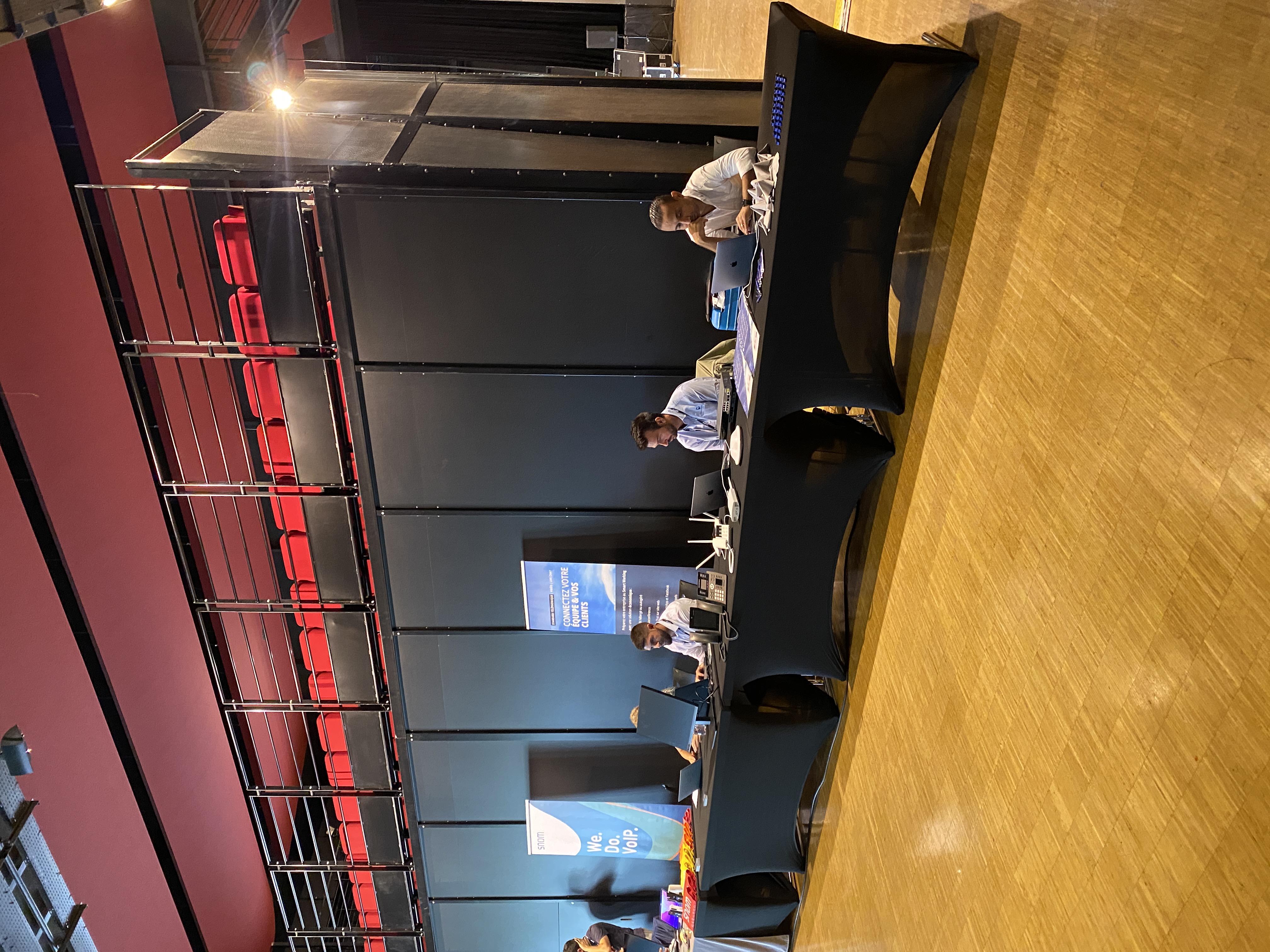 Eventhostess bedrijf Antwerpen receptie ZOO Antwerpen · INNOV'events
