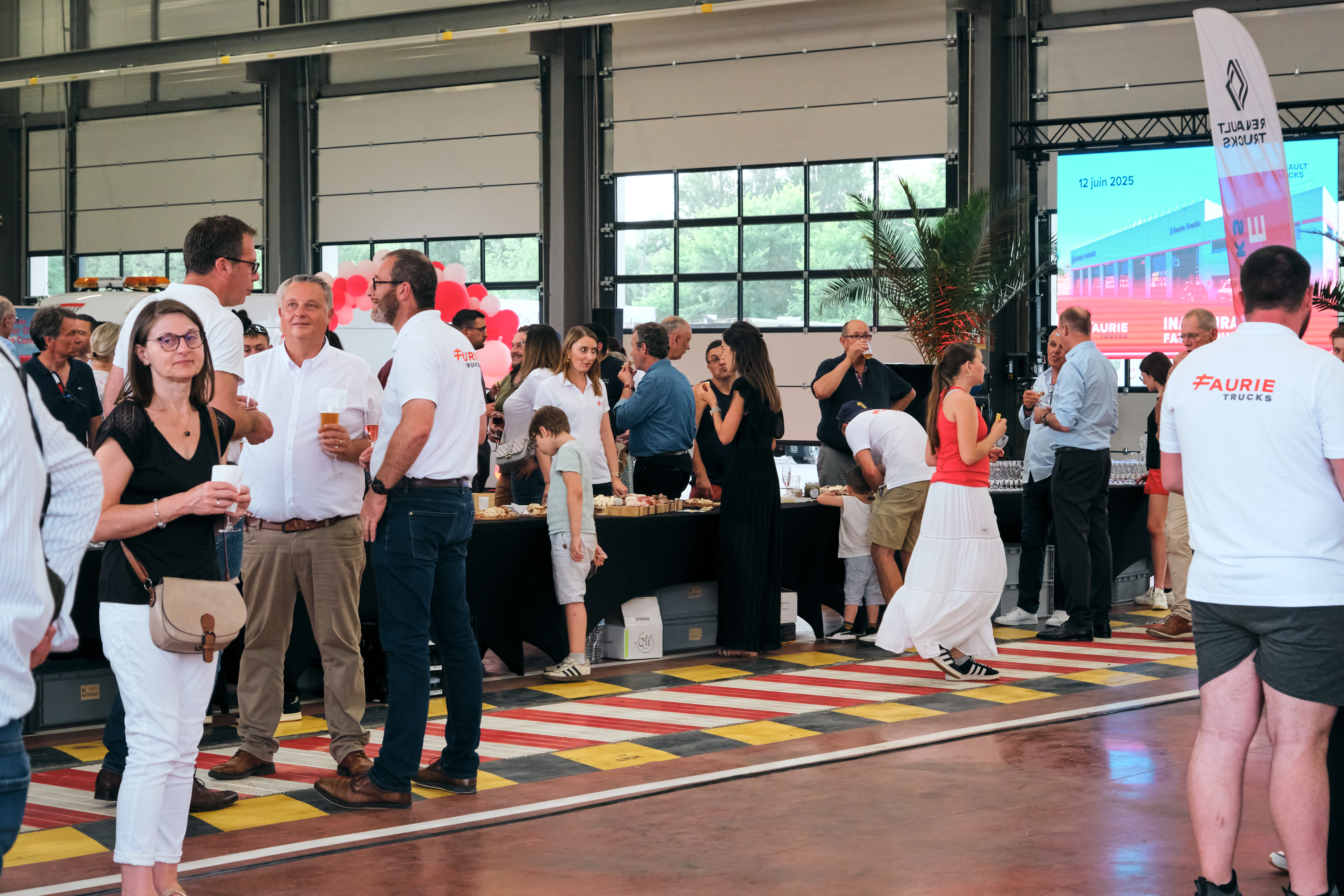 Productlancering met opening Brussel showroom met gasten en display · INNOV'events