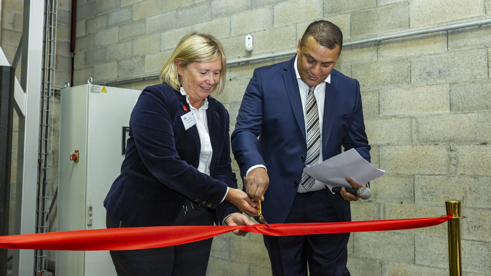 Inauguration entreprise Anvers terrasse du MAS avec invités et vue panoramique sur le port · INNOV'events