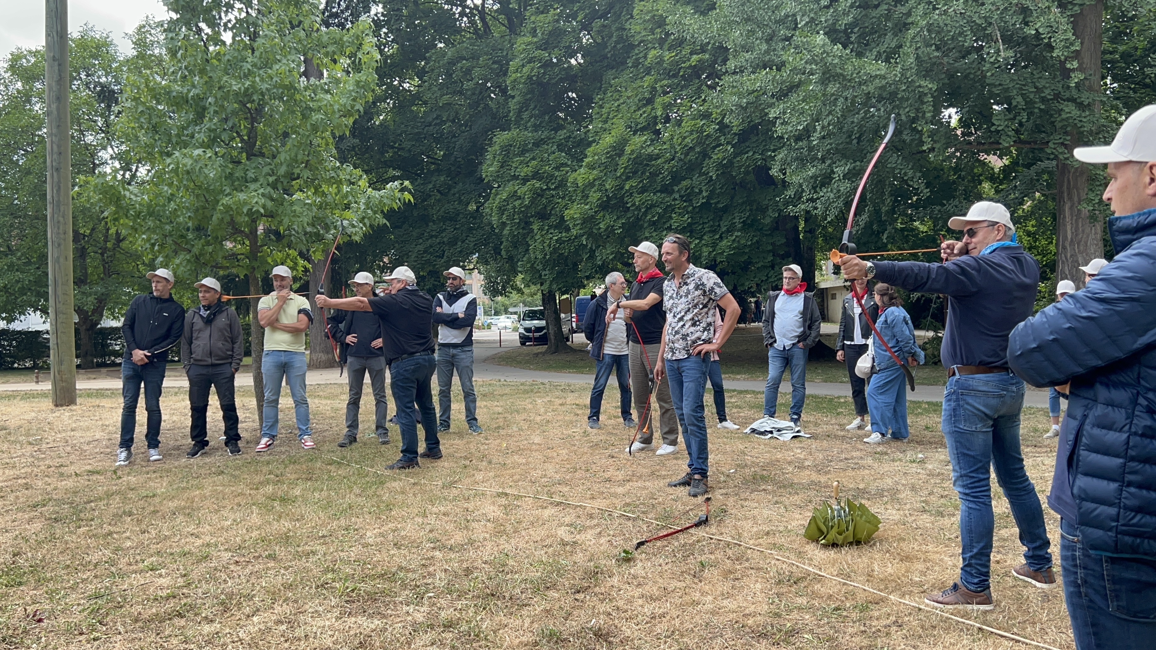 Boogschieten halve dag Luik deelnemers doelen buitenshuis · INNOV'events