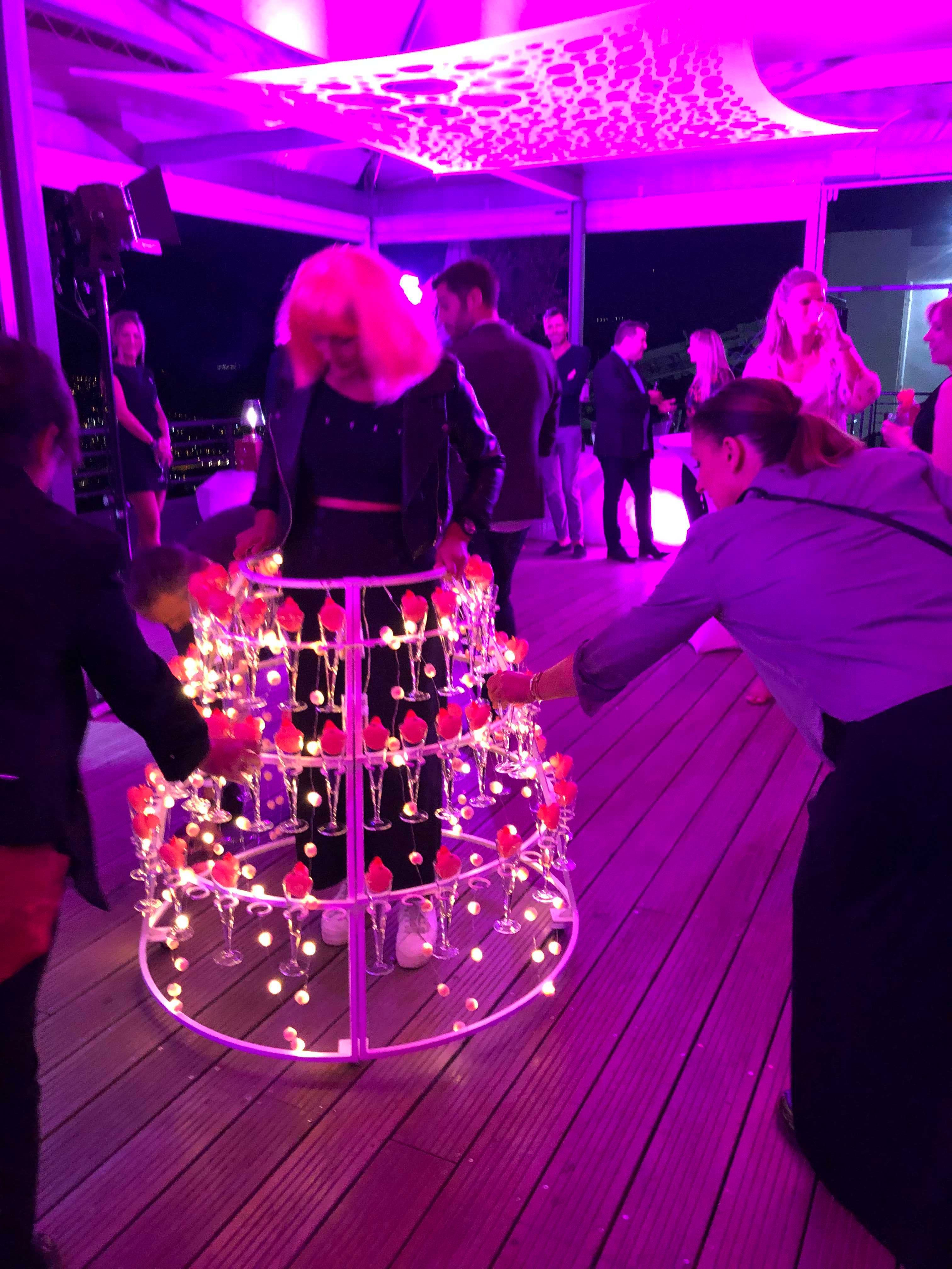 Teambuilding ballonactiviteit Antwerpen Scheldekaaien buiten zon · INNOV'events