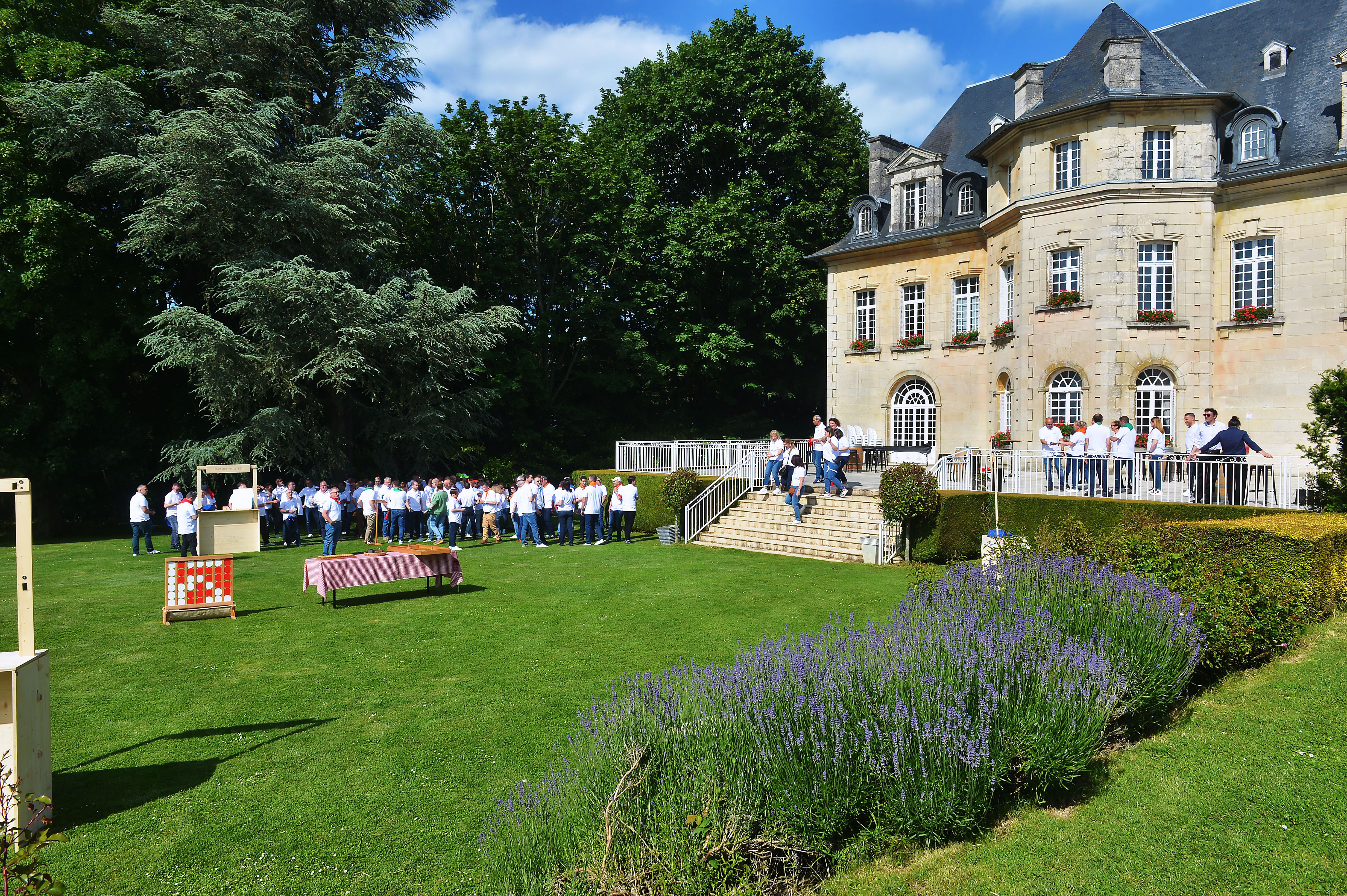 CSR activity corporate garden party Liege outdoor teambuilding summer · INNOV'events
