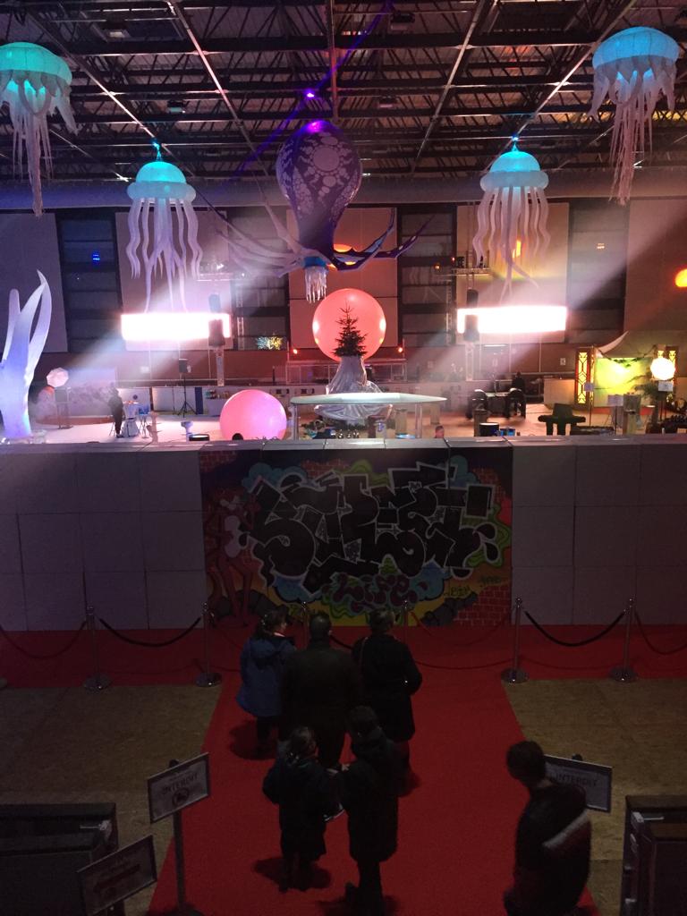 Halloween dagprogramma voor teams Halloween animatie Antwerpen, workshopstation in zaal · INNOV'events