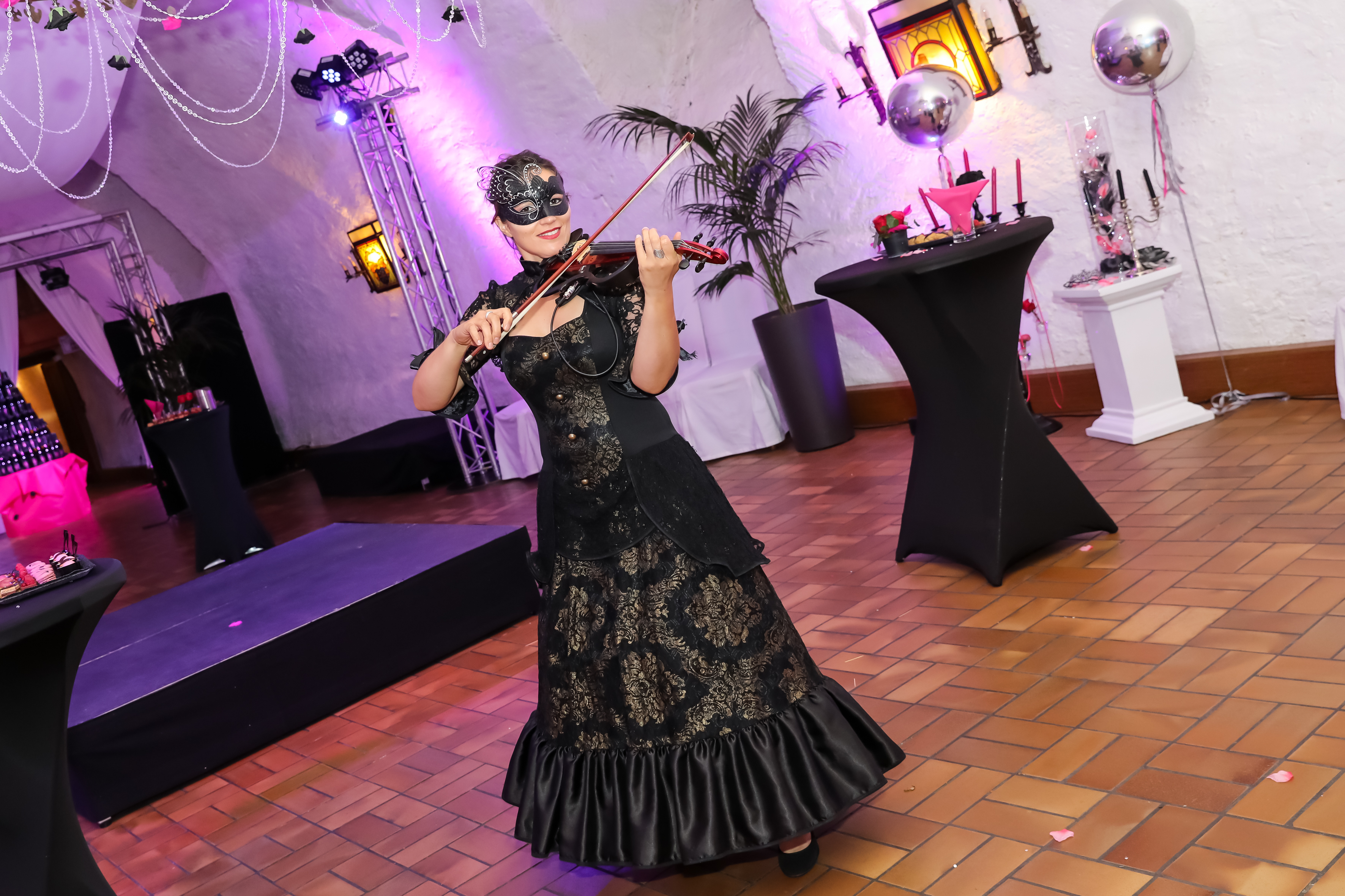 Halloween escape game bedrijf Luik teams raadsels thematische ruimte · INNOV'events