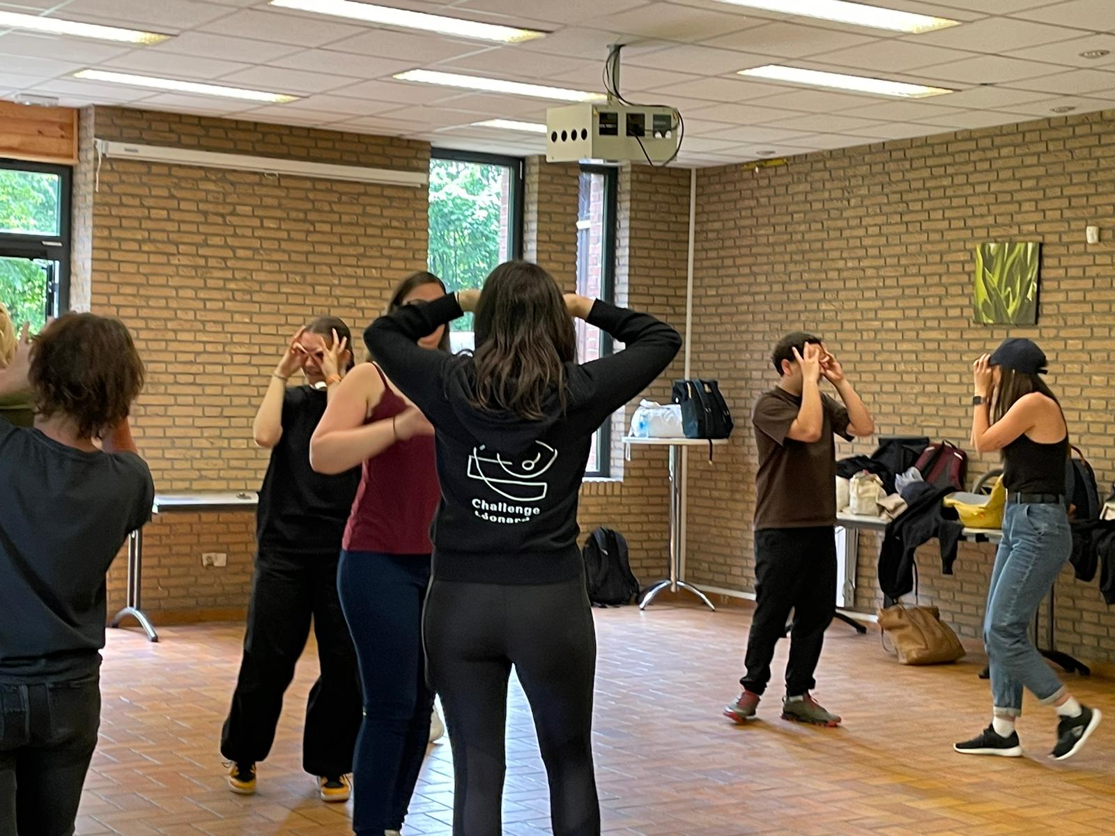 Teambuilding activiteit parfum Luik Outremeuse terrasse · INNOV'events