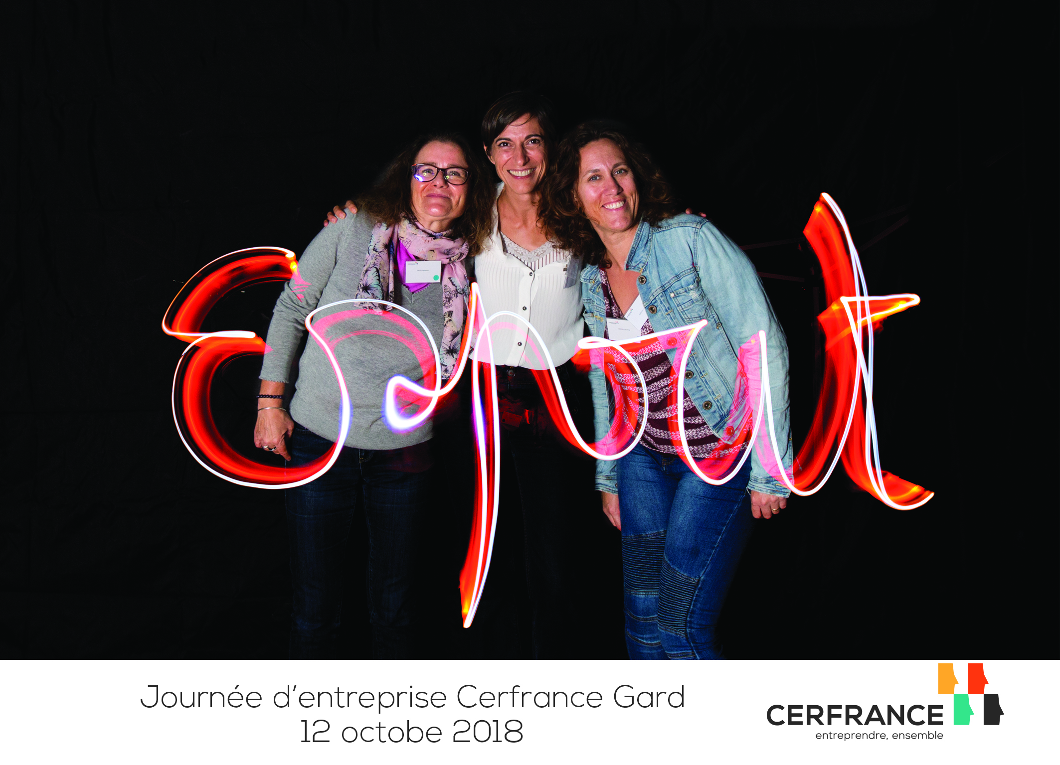 Atelier light painting groupe Bruxelles hangar reconverti Molenbeek · INNOV'events organisation d'événements