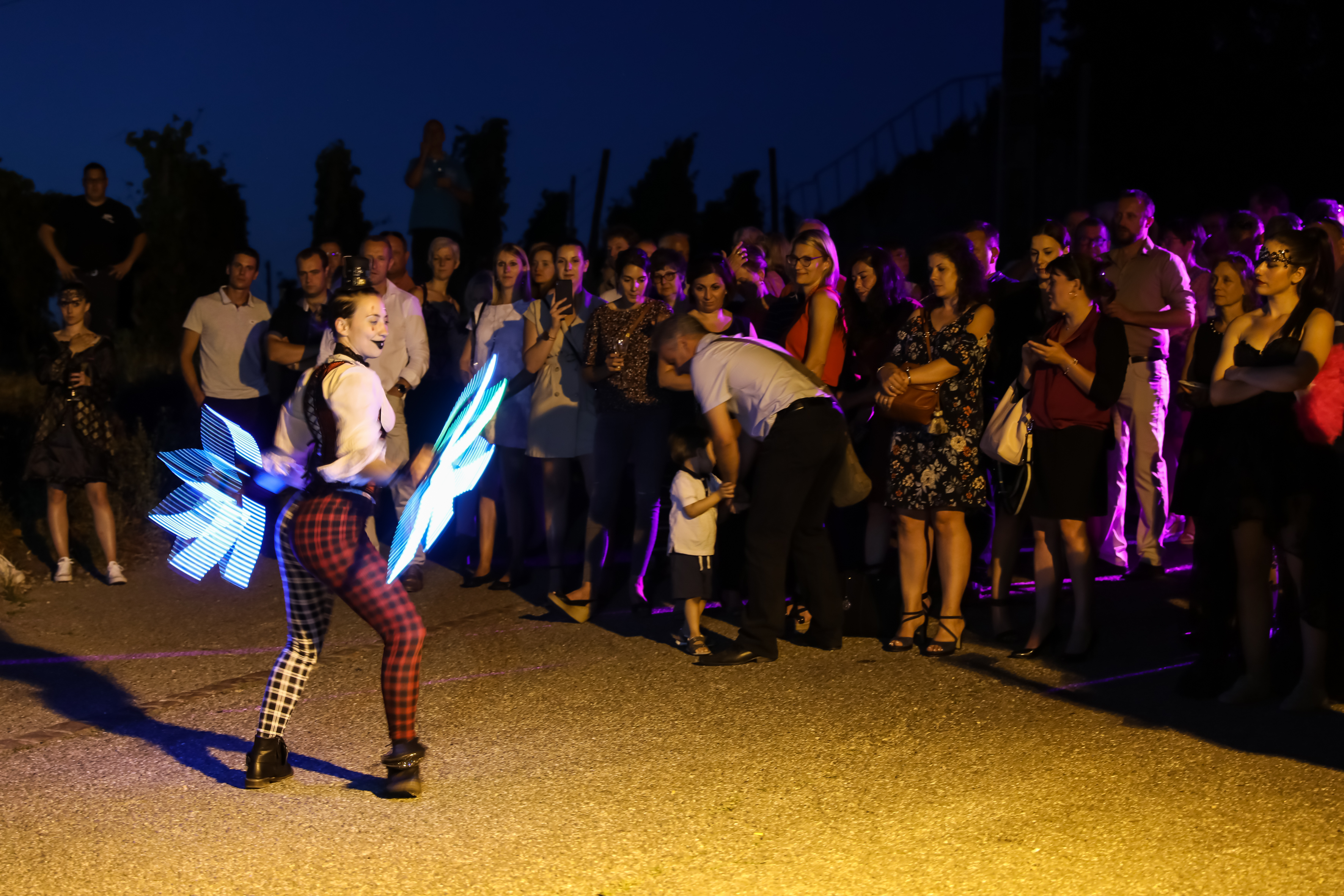Eventlocatie light painting Antwerpen binnenruimte Handelsbeurs verduisterd · INNOV'events