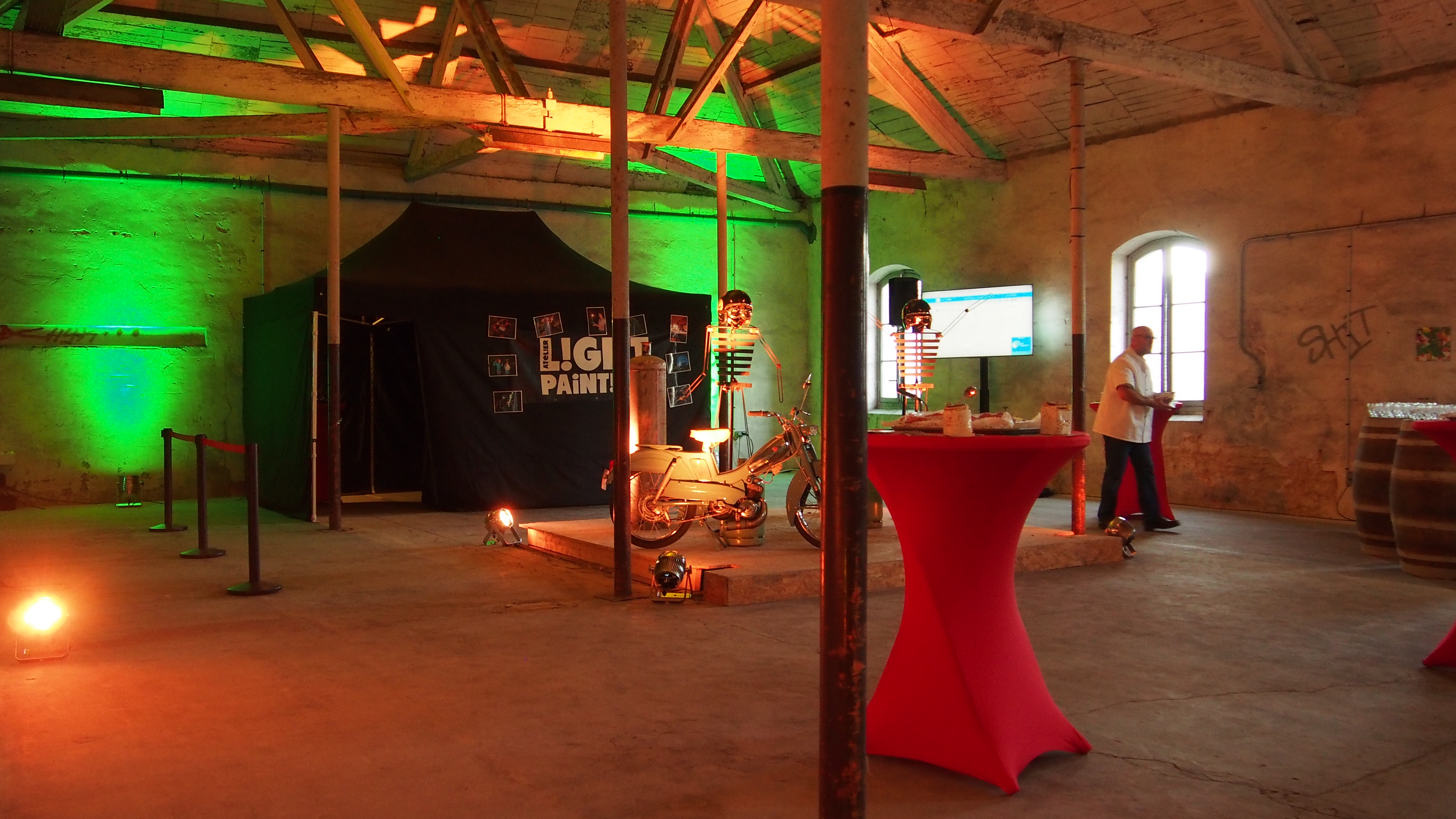 Light painting onderneming Brussel afsluitend diner met projectie lichtfoto's · INNOV'events