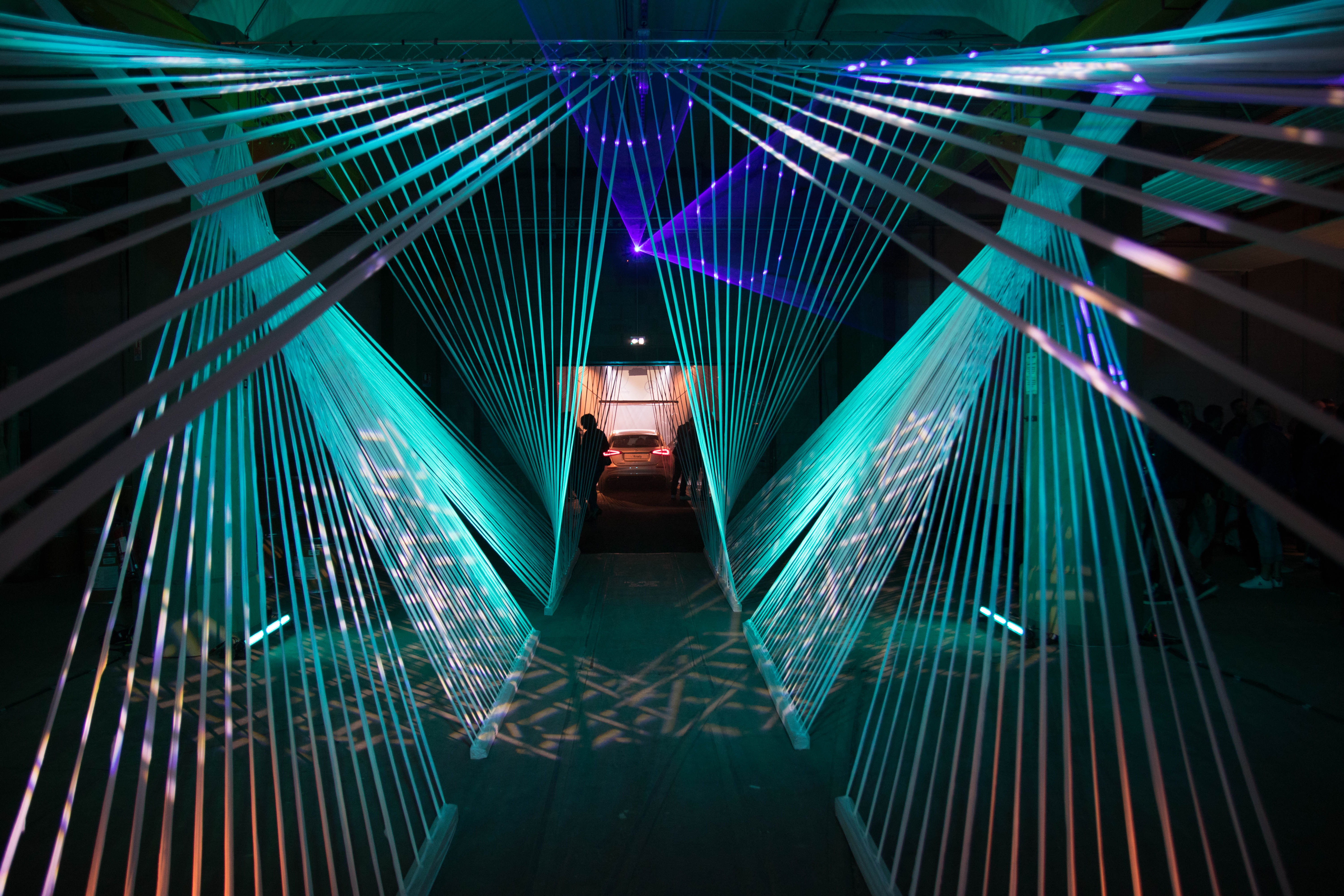 Light painting teambuilding Antwerpen subgroepen op meerdere punten in eventlocatie · INNOV'events