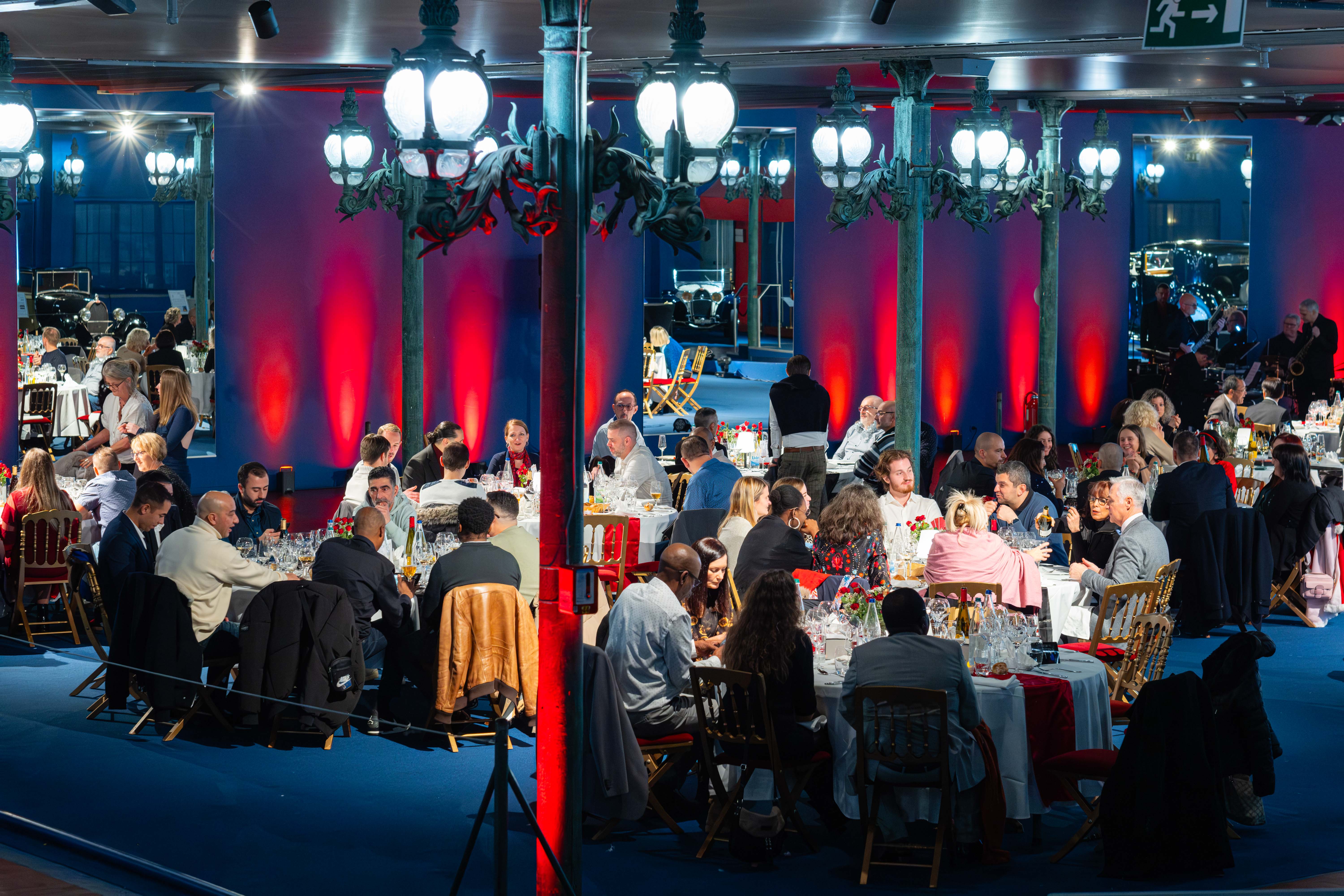 Themed table settings and floral event decoration Antwerp gala · INNOV'events