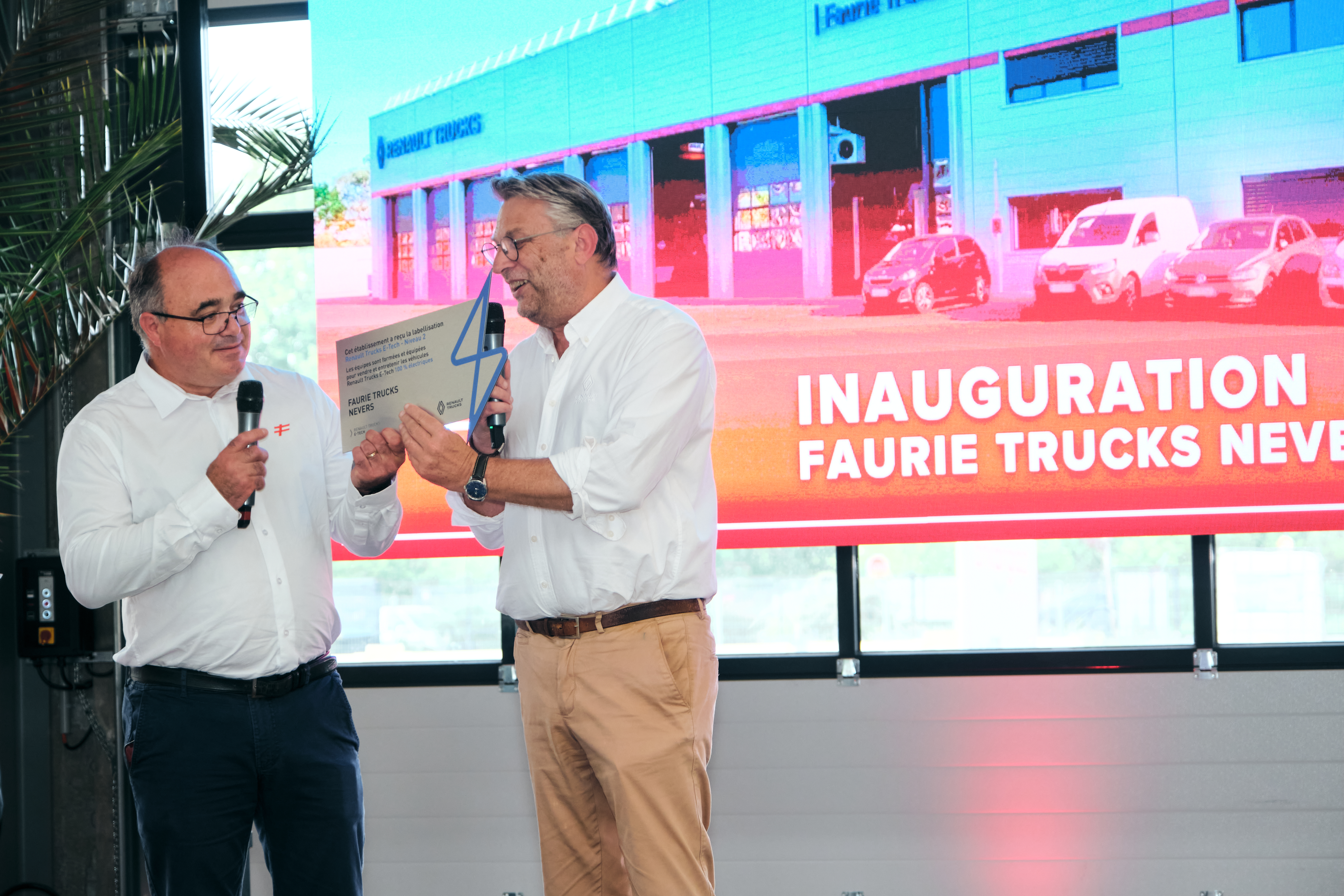 Bedrijfsreceptie Antwerpen Grote Markt historische gevels zonsondergang · INNOV'events