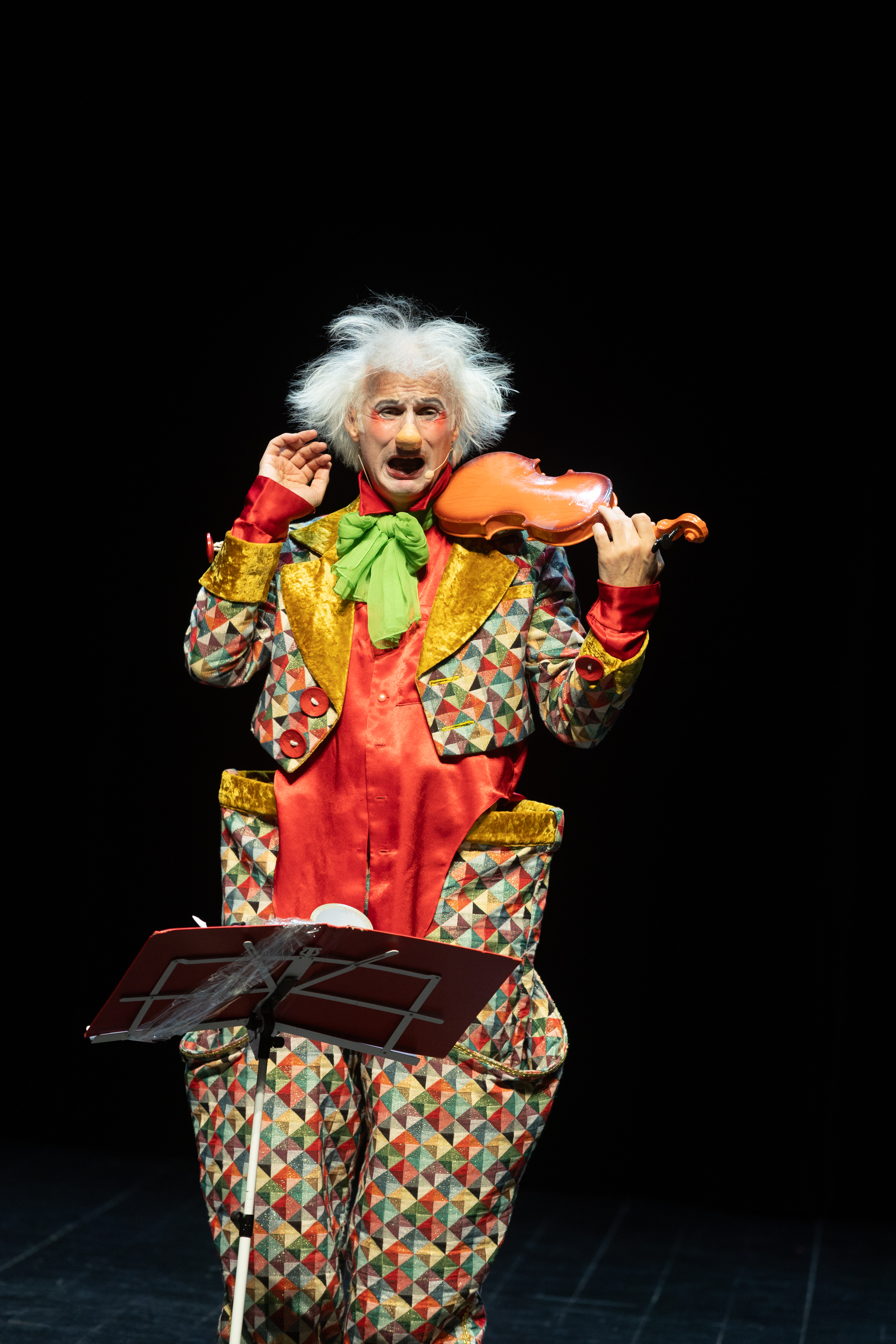 Walking act mime artiest bedrijfsontvangst Brussel Tour & Taxis · INNOV'events