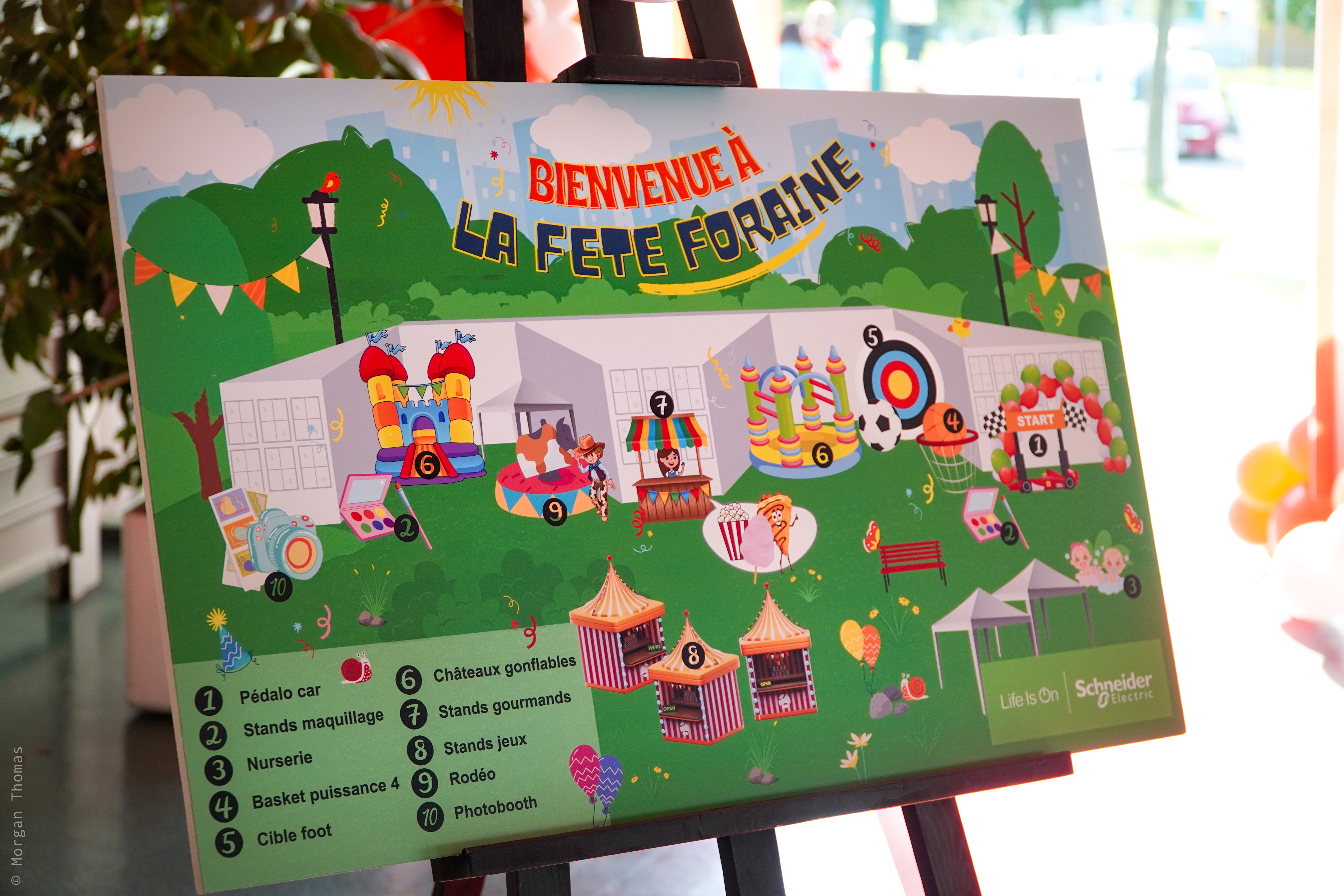 Animation corporate fête foraine Liège chapiteau illuminé parc de la Boverie · INNOV'events organisation d'événements