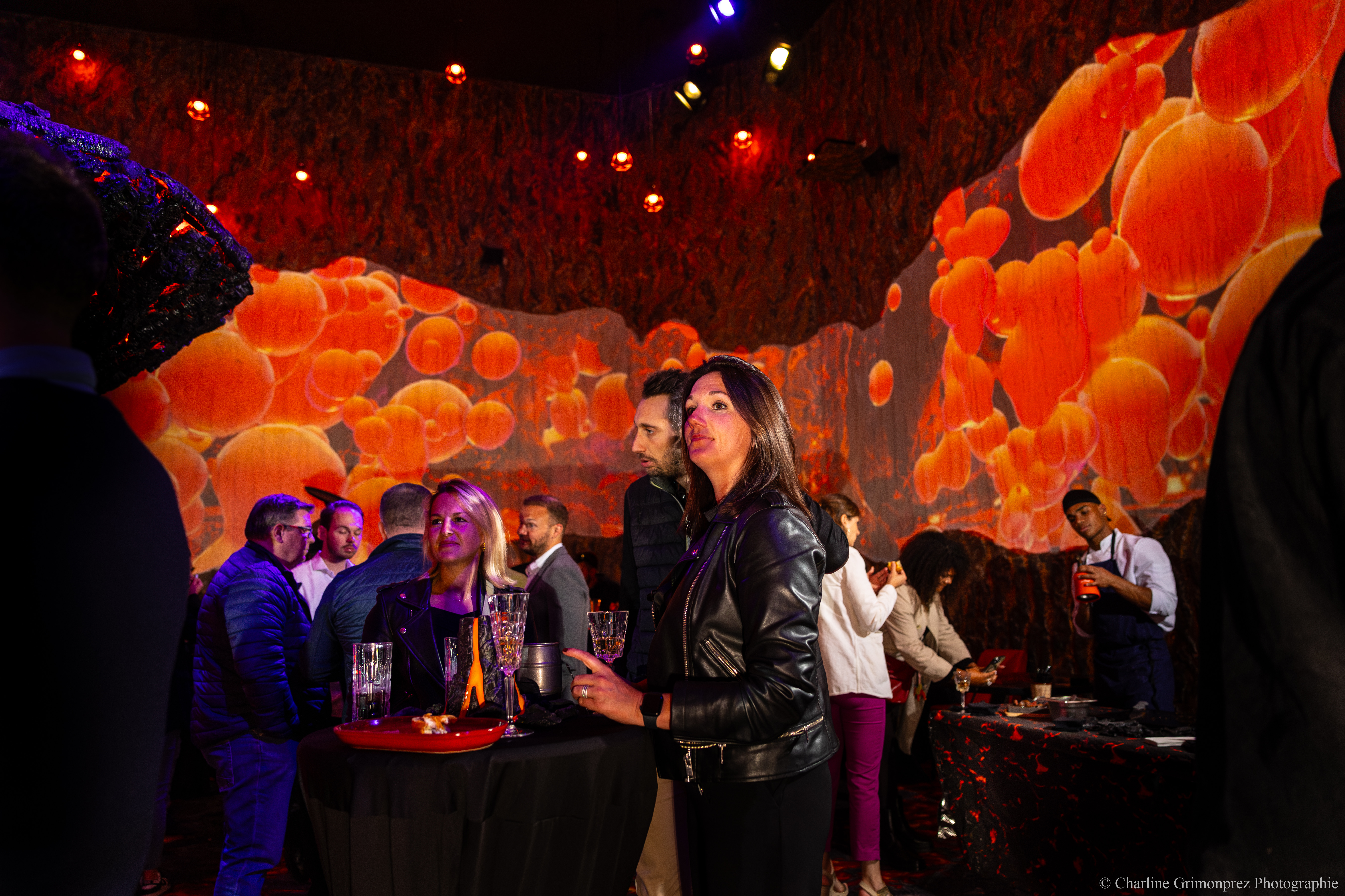 Nieuwjaarsreceptie Brussel staande receptie cocktail gasten netwerken · INNOV'events