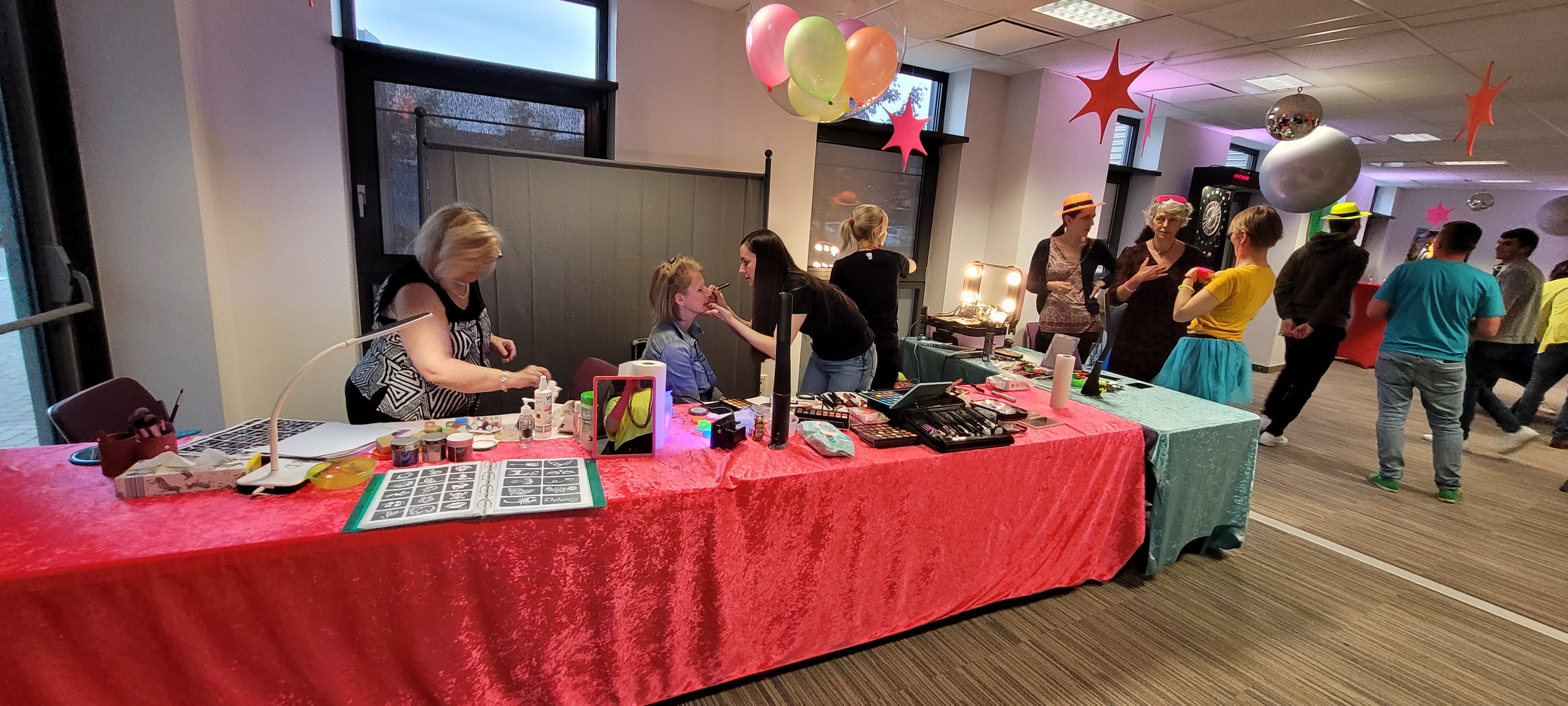 Make-over workshop groep Antwerpen Grote Markt sfeervolle buitenlocatie · INNOV'events
