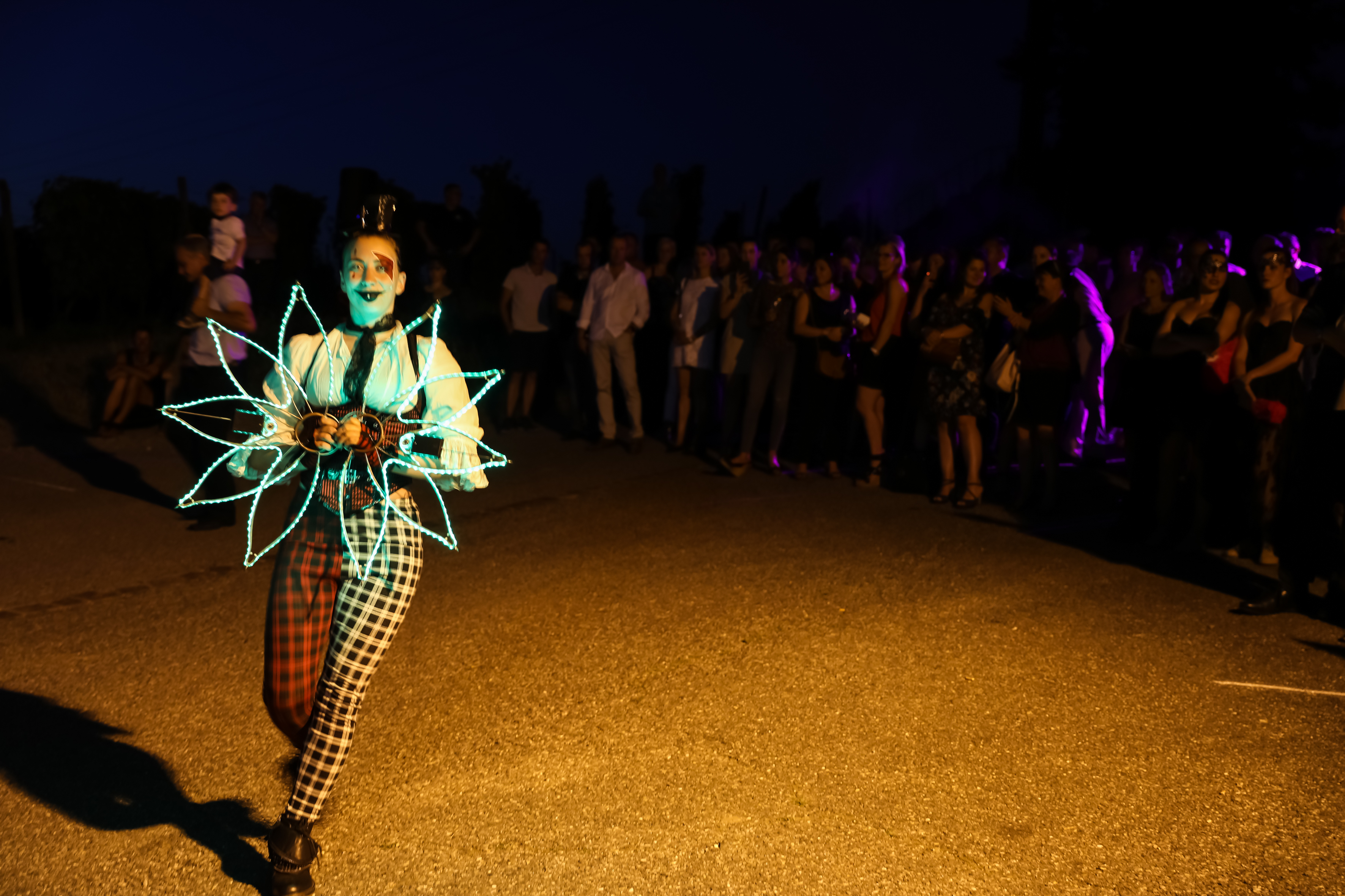 Interactieve mime artiest teambuilding Brussel deelnemers betrokken · INNOV'events