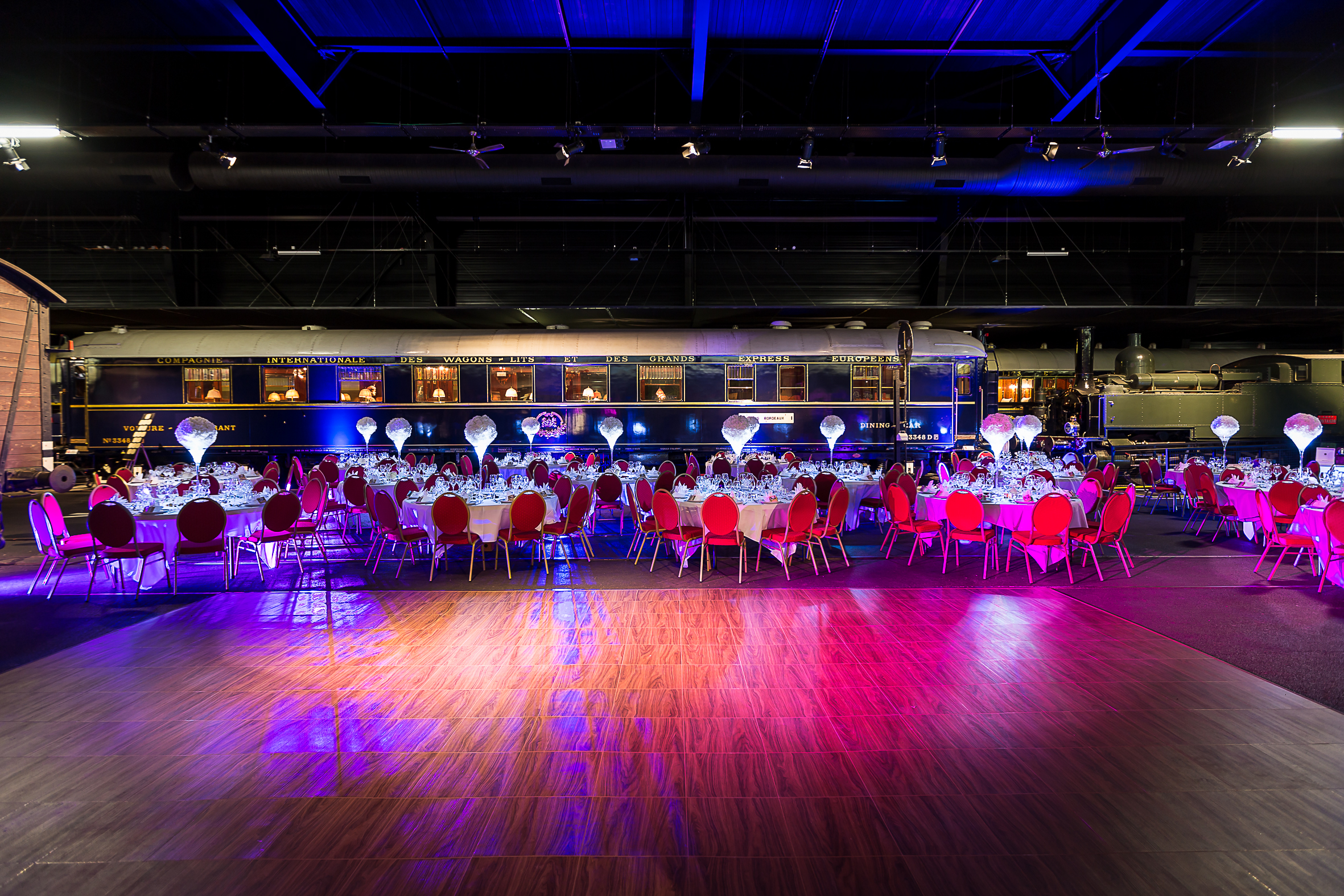Nieuwjaarsreceptie België cocktail staand met deelnemers · INNOV'events