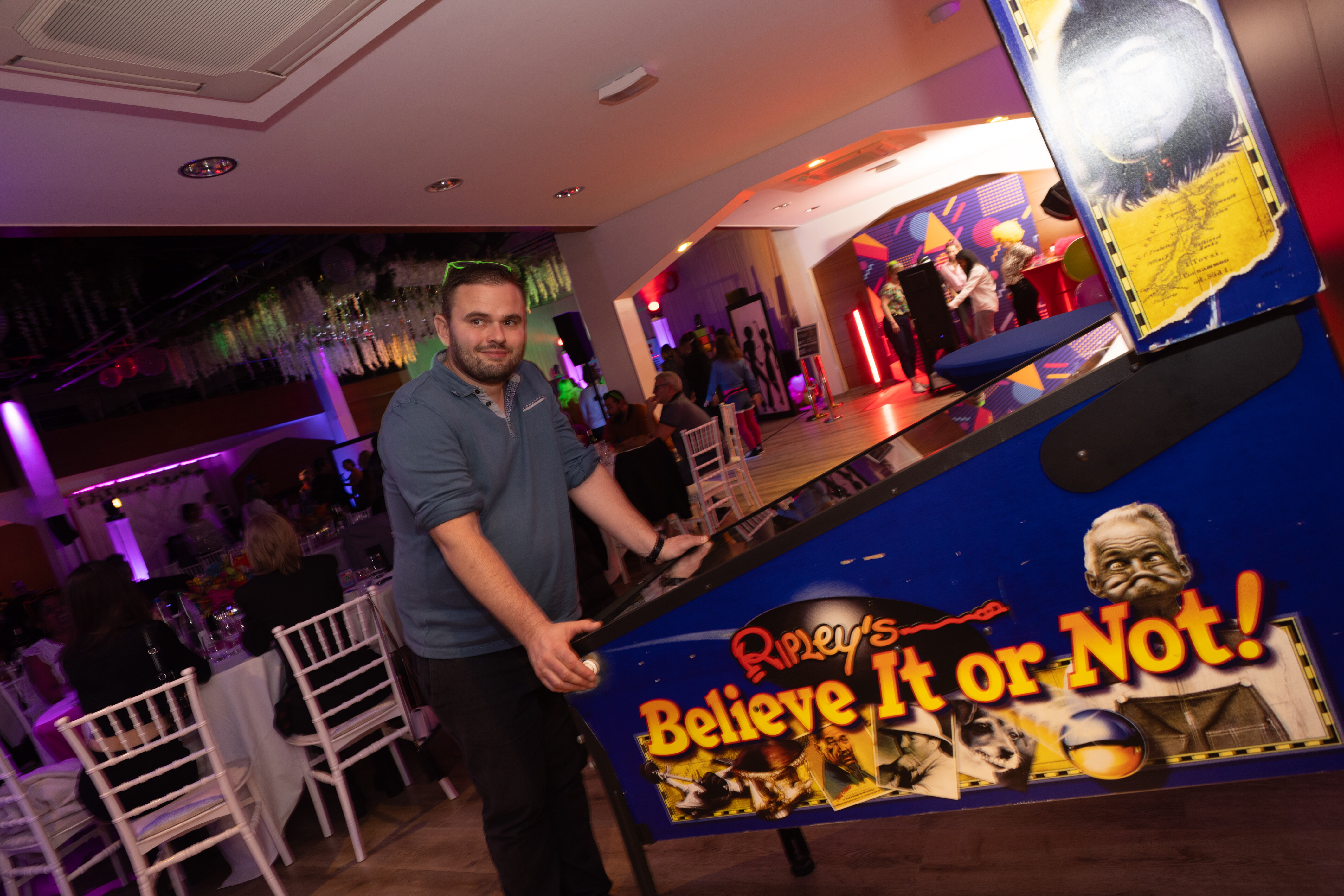 Animation 2CV rally company anniversary Liege · teams in Outremeuse streets · INNOV'events